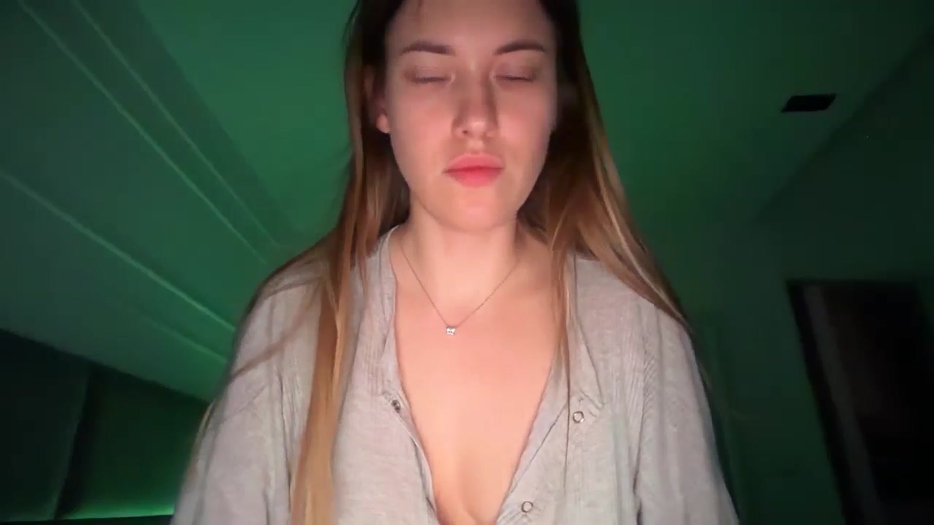 Gallery image thumbnail from SkySunFlower's myfreecams stream on, 05/05/2026, 05:51 image 6 of 20
