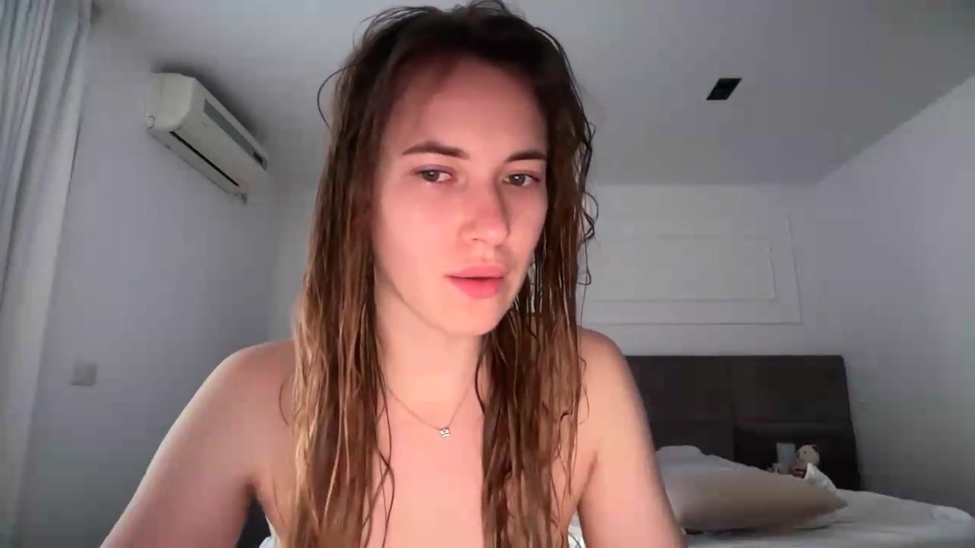Gallery image thumbnail from SkySunFlower's myfreecams stream on, 05/09/2026, 08:42 image 10 of 20