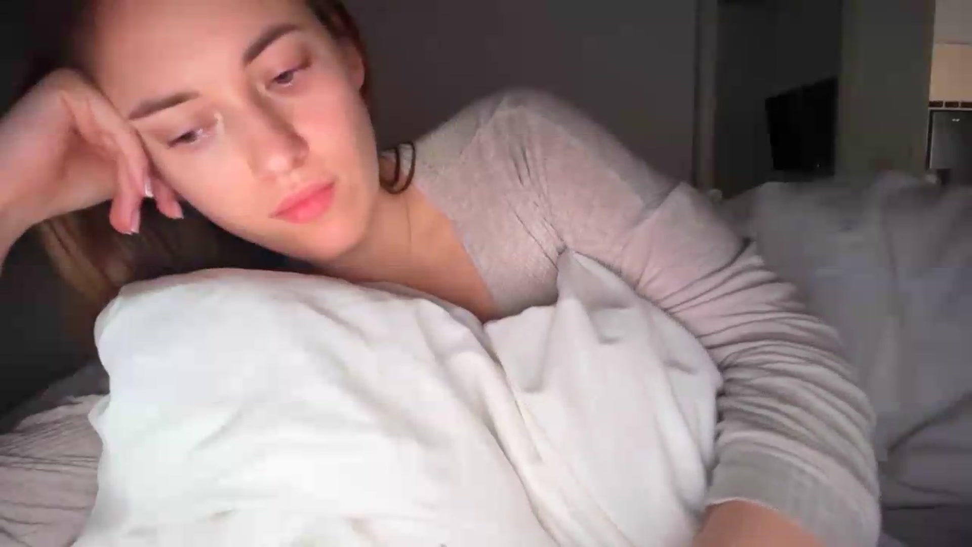 Gallery image thumbnail from SkySunFlower's myfreecams stream on, 05/10/2026, 10:26 image 15 of 20