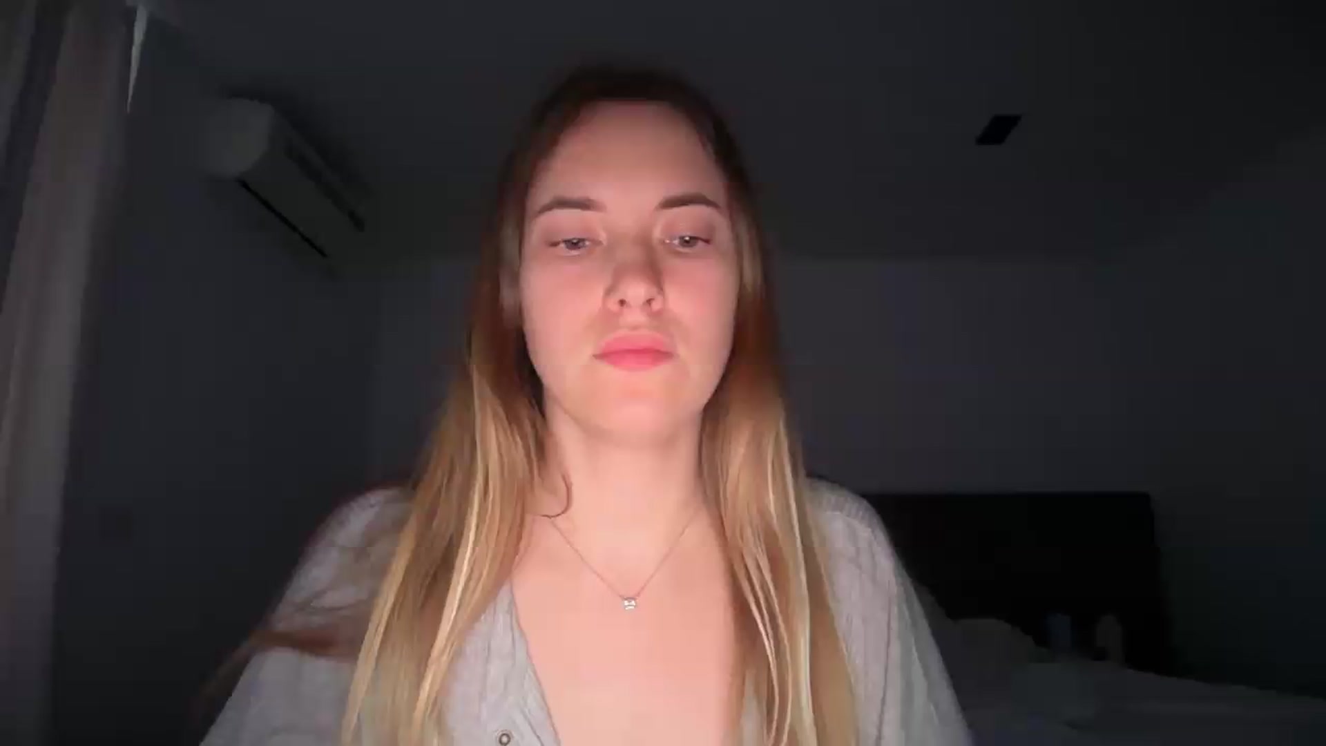 Gallery image thumbnail from SkySunFlower's myfreecams stream on, 05/10/2026, 10:26 image 18 of 20