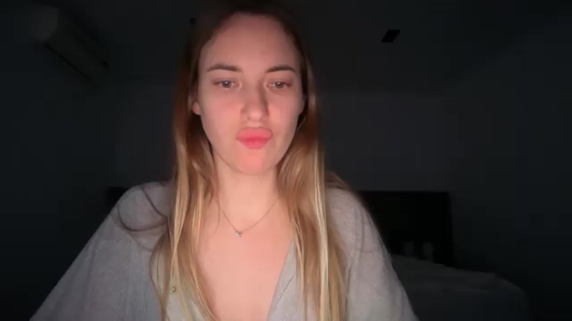 Gallery image thumbnail from SkySunFlower's myfreecams stream on, 05/10/2026, 10:26 image 4 of 20
