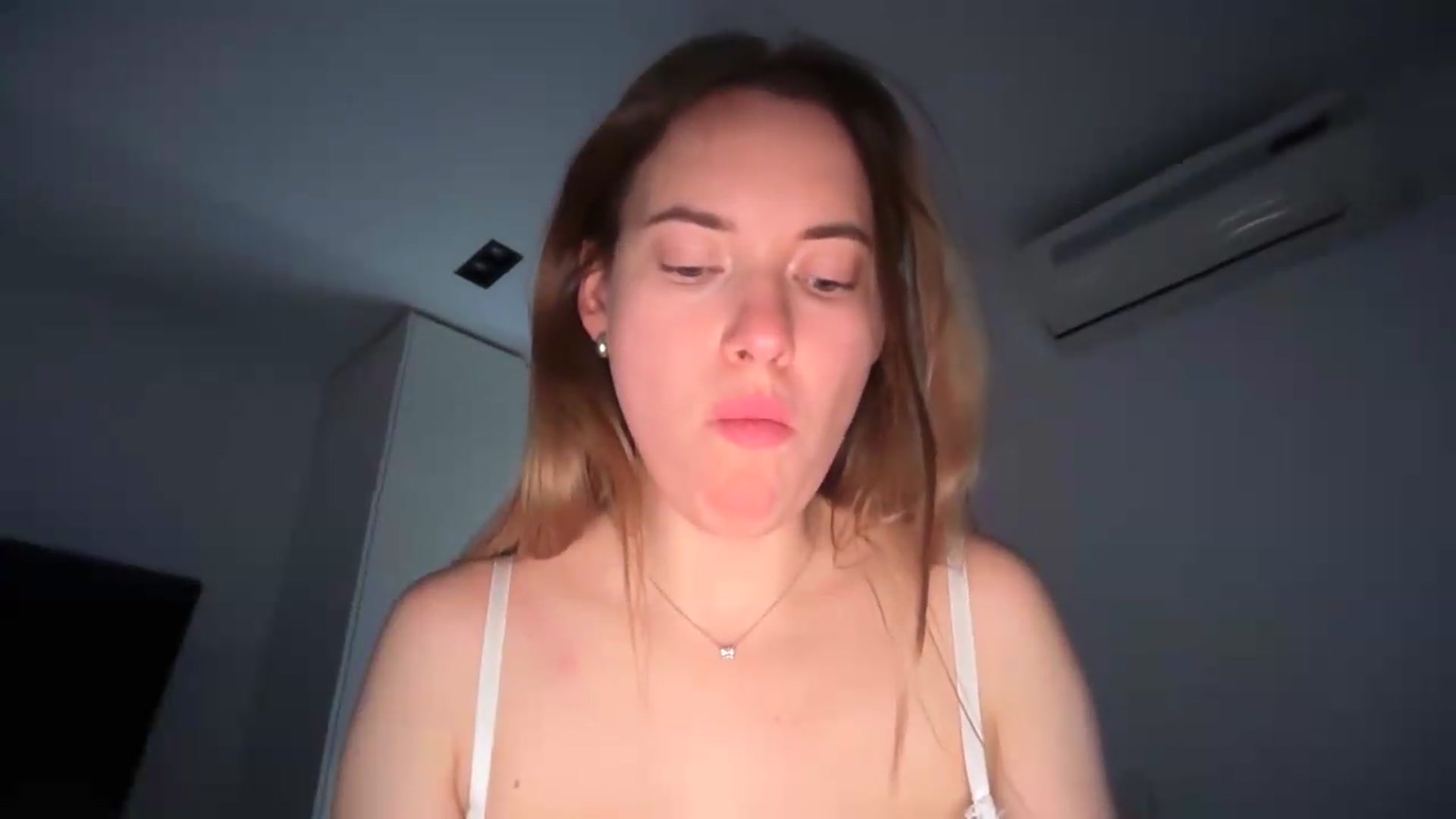 Gallery image thumbnail from SkySunFlower's myfreecams stream on, 05/17/2026, 04:54 image 3 of 20