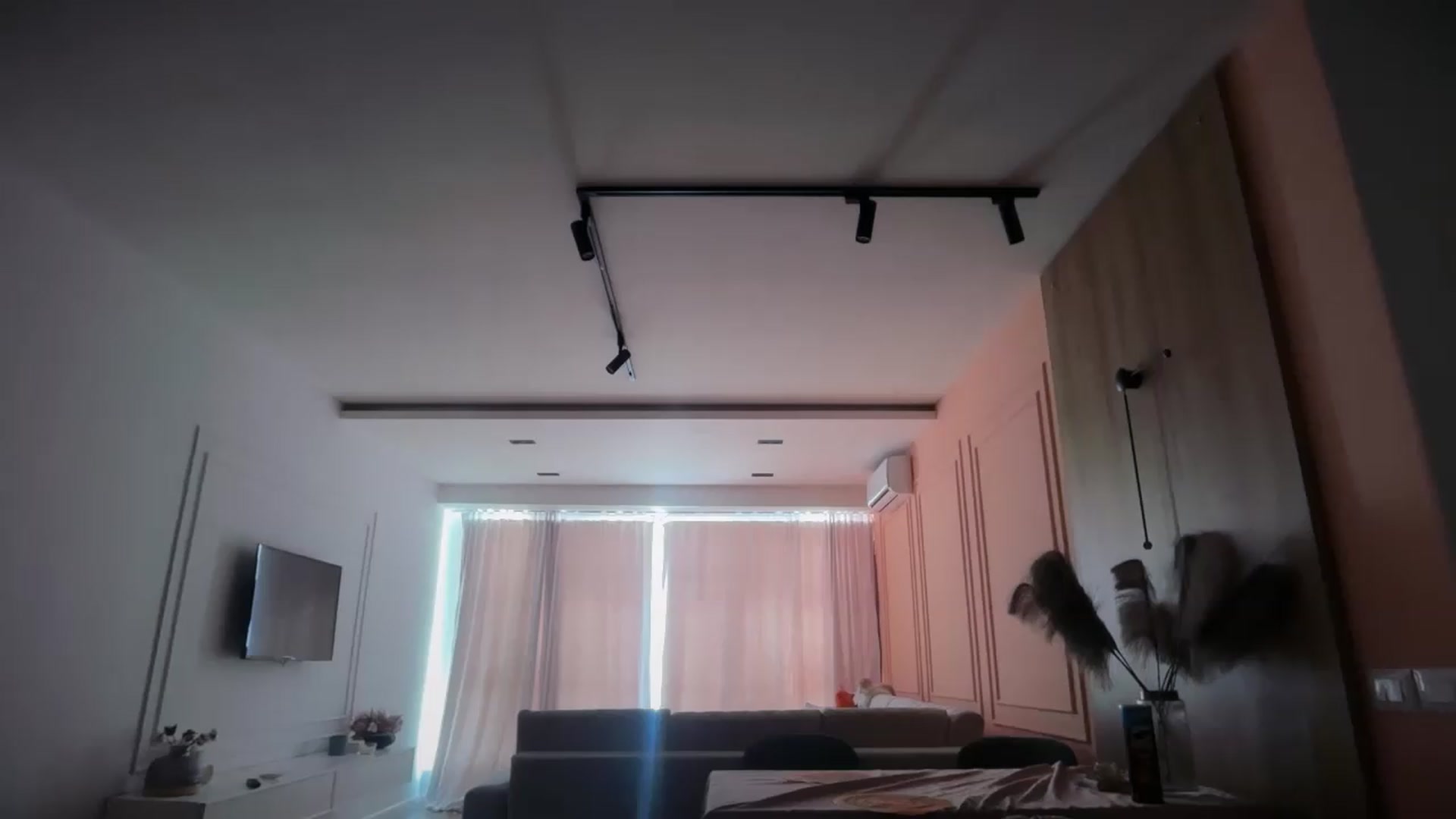 Gallery image thumbnail from SkySunFlower's myfreecams stream on, 05/18/2026, 11:20 image 12 of 20