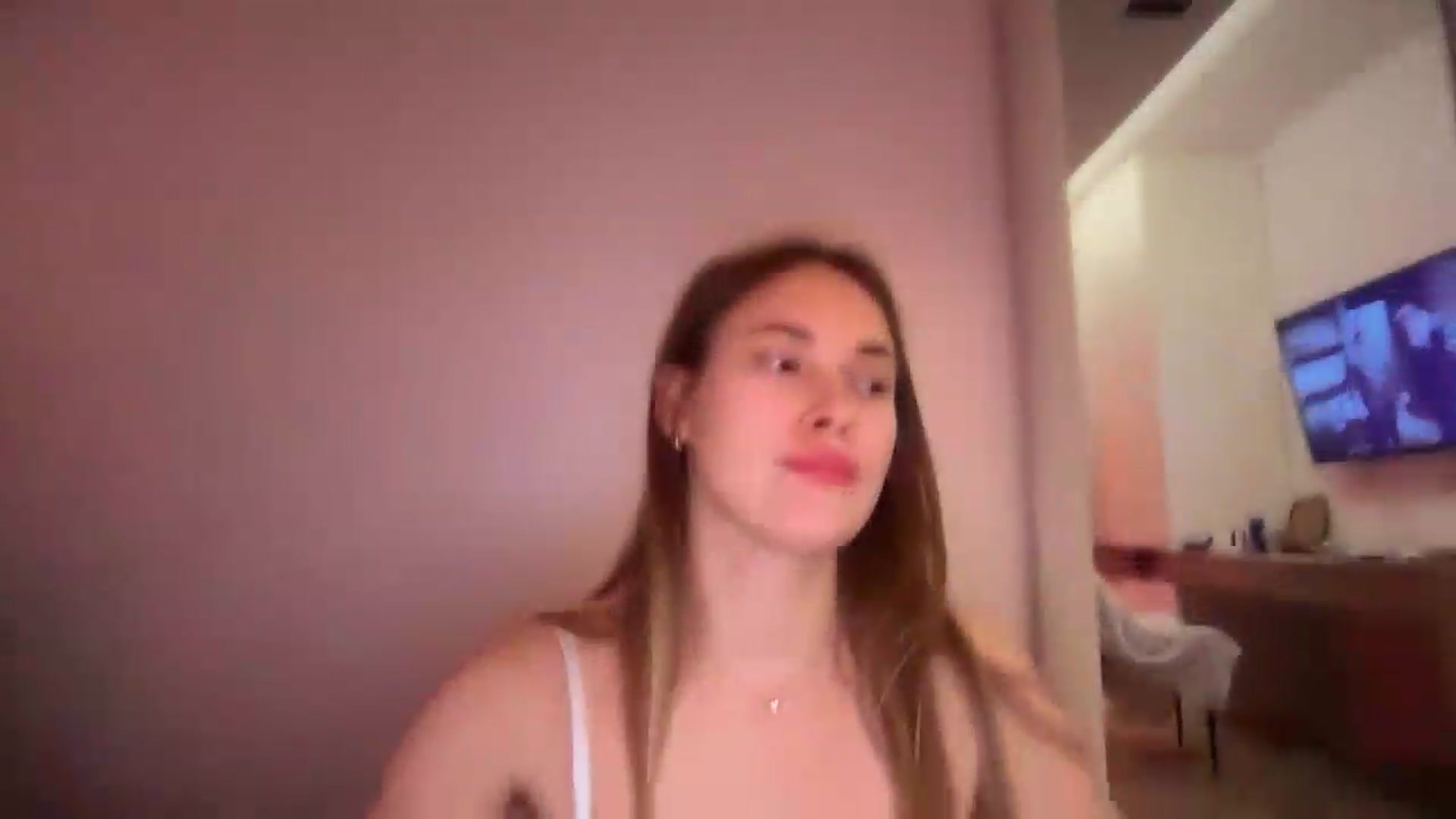Gallery image thumbnail from SkySunFlower's myfreecams stream on, 05/18/2026, 22:17 image 9 of 20