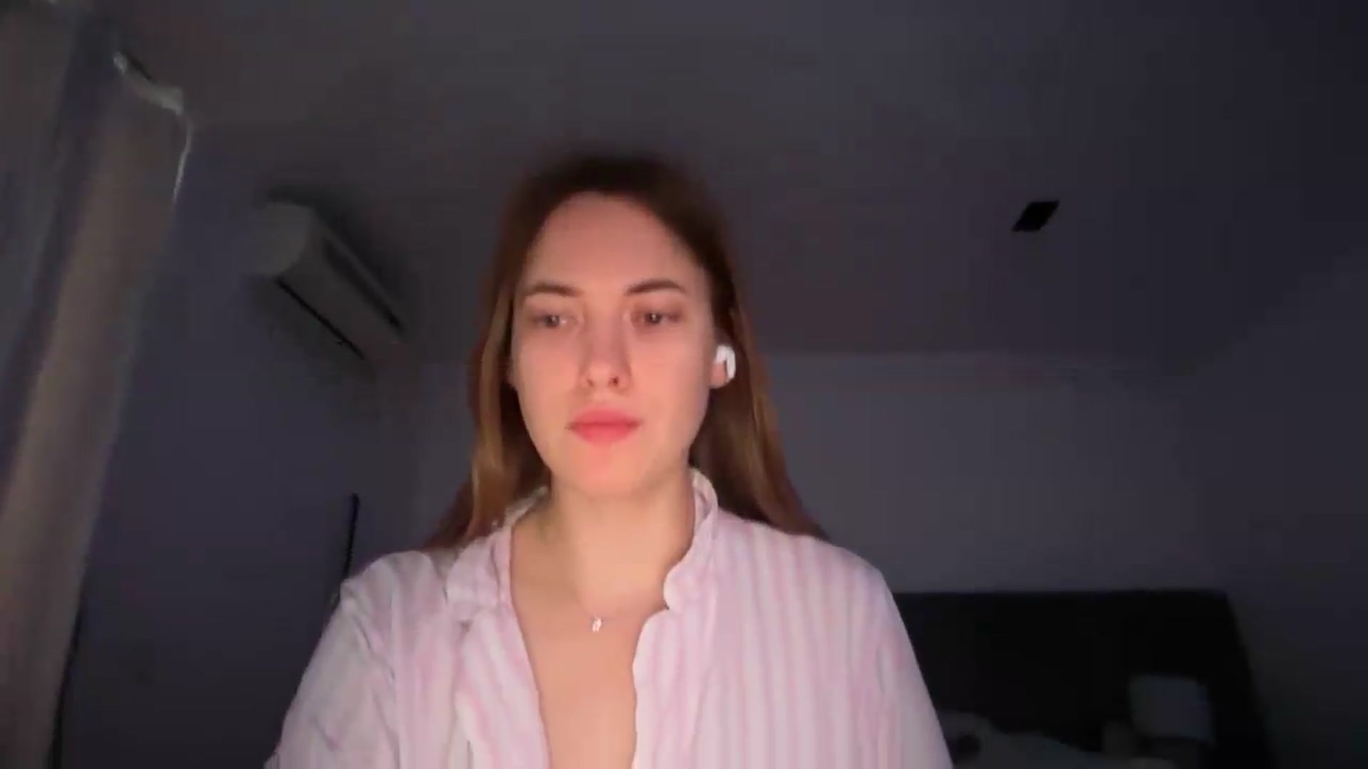Gallery image thumbnail from SkySunFlower's myfreecams stream on, 05/19/2026, 11:17 image 15 of 20