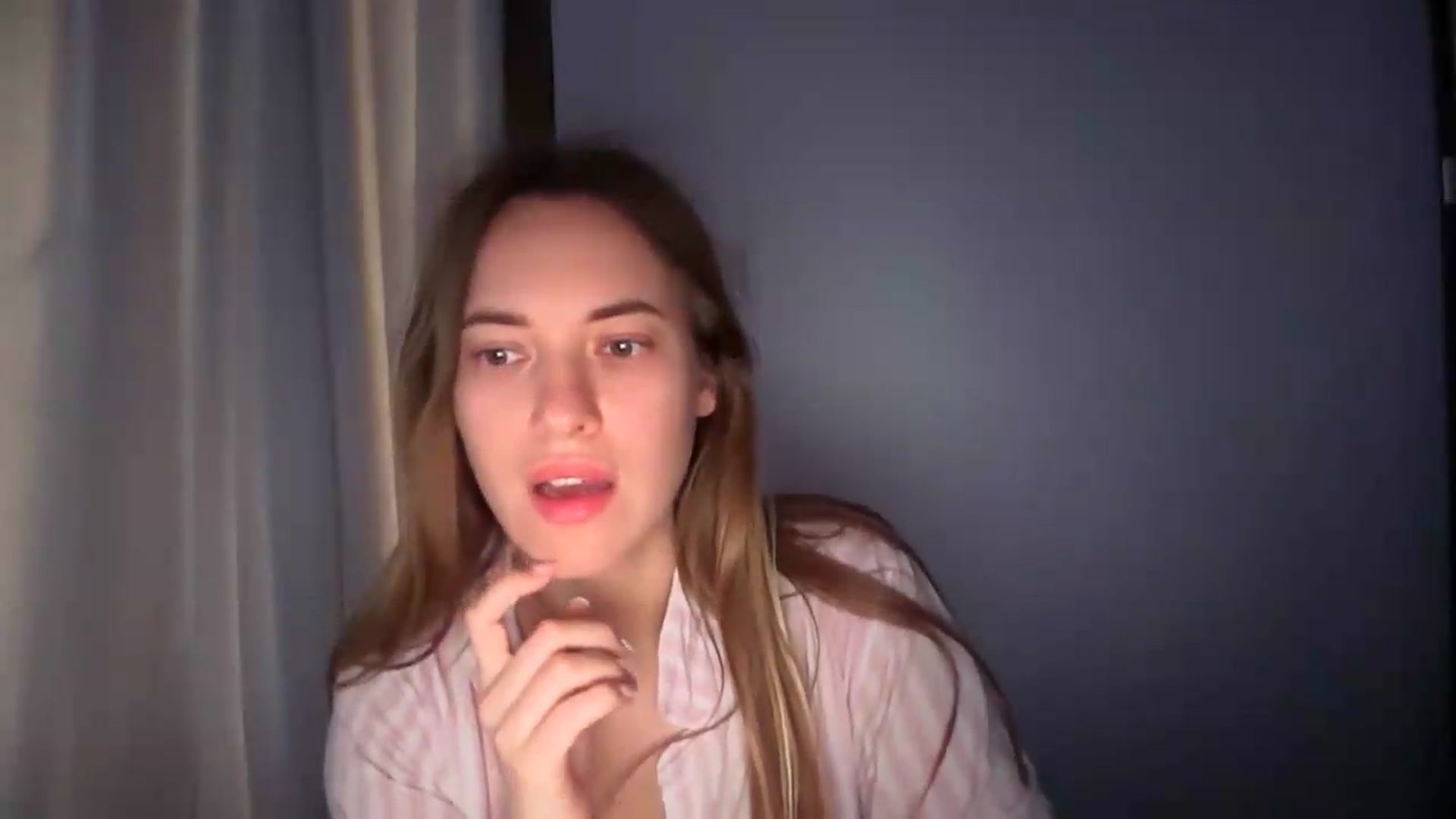 Gallery image thumbnail from SkySunFlower's myfreecams stream on, 05/19/2026, 11:17 image 12 of 20
