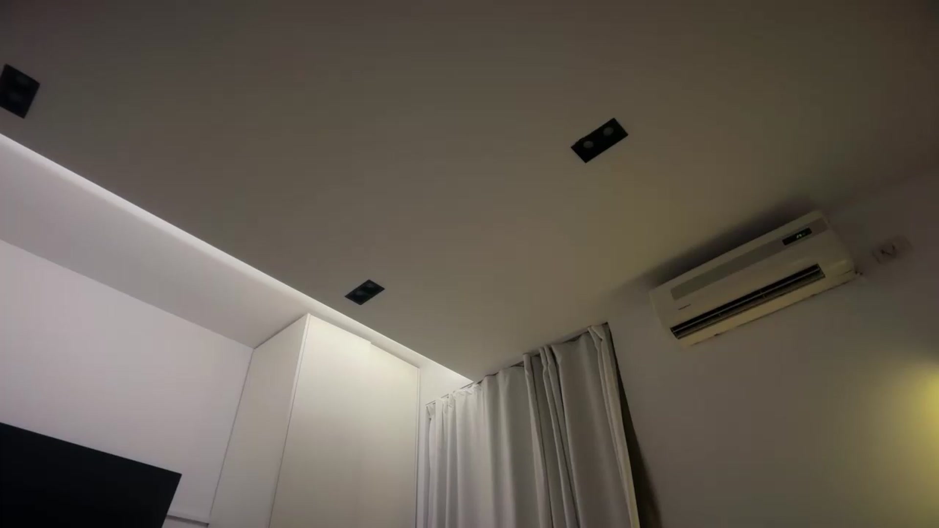 Gallery image thumbnail from SkySunFlower's myfreecams stream on, 05/20/2026, 02:01 image 20 of 20