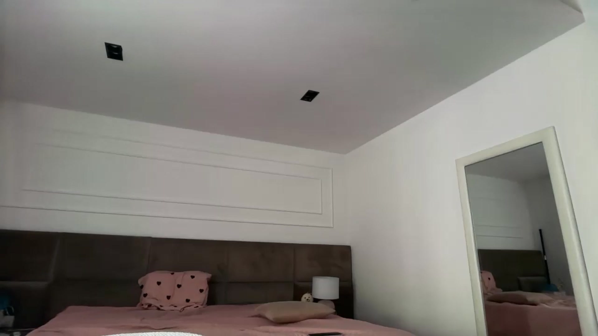 Gallery image thumbnail from SkySunFlower's myfreecams stream on, 05/25/2026, 07:19 image 13 of 20