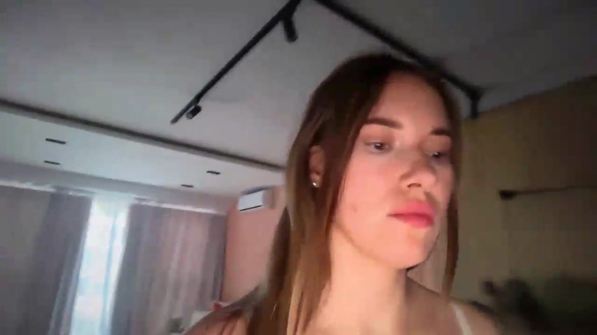 Gallery image thumbnail from SkySunFlower's myfreecams stream on, 05/26/2026, 04:07 image 14 of 20