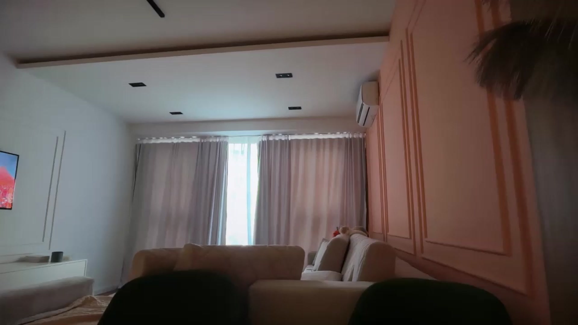 Gallery image thumbnail from SkySunFlower's myfreecams stream on, 05/26/2026, 04:07 image 17 of 20