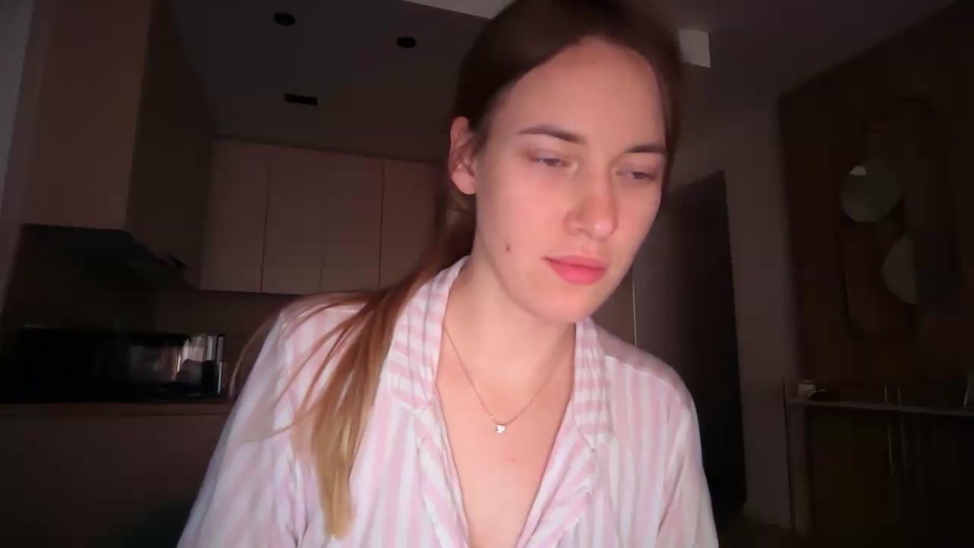Gallery image thumbnail from SkySunFlower's myfreecams stream on, 05/27/2026, 07:53 image 8 of 20