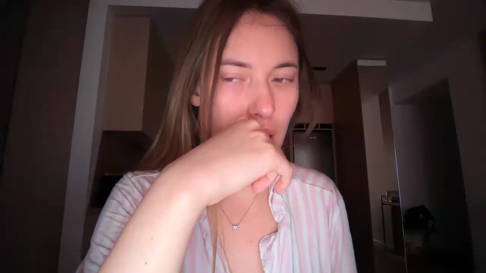 Gallery image thumbnail from SkySunFlower's myfreecams stream on, 05/27/2026, 07:53 image 5 of 20