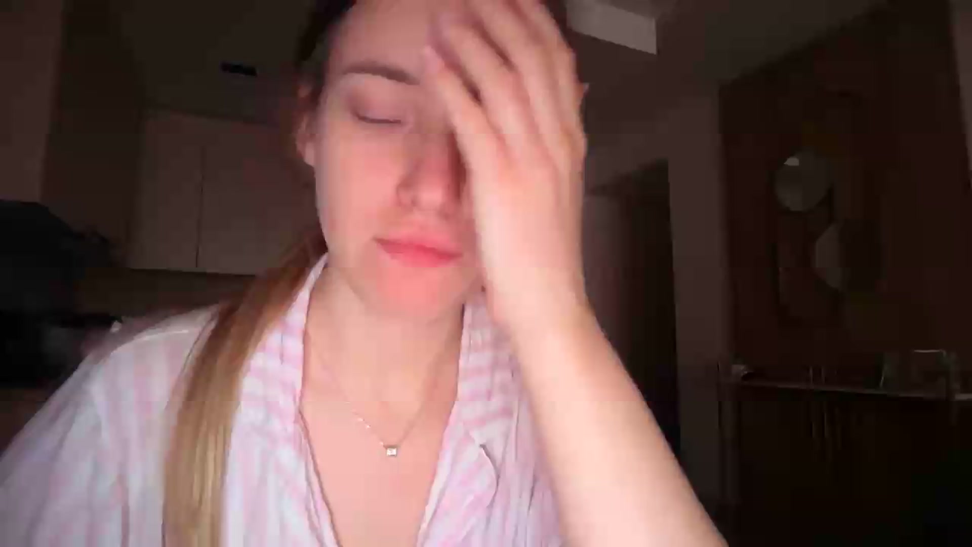 Gallery image thumbnail from SkySunFlower's myfreecams stream on, 05/27/2026, 07:53 image 20 of 20