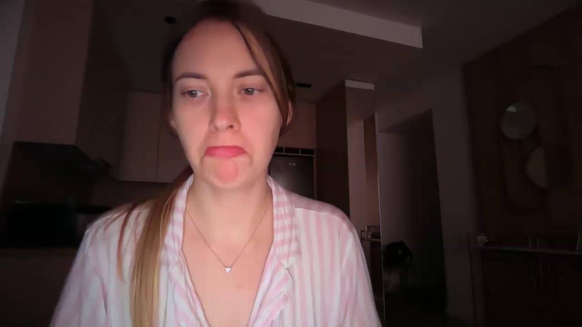 Gallery image thumbnail from SkySunFlower's myfreecams stream on, 05/27/2026, 07:53 image 11 of 20