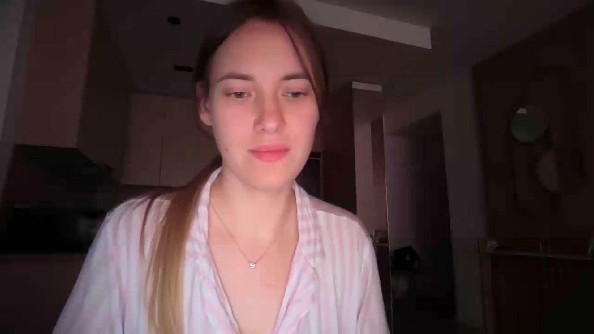 Gallery image thumbnail from SkySunFlower's myfreecams stream on, 05/27/2026, 07:53 image 14 of 20