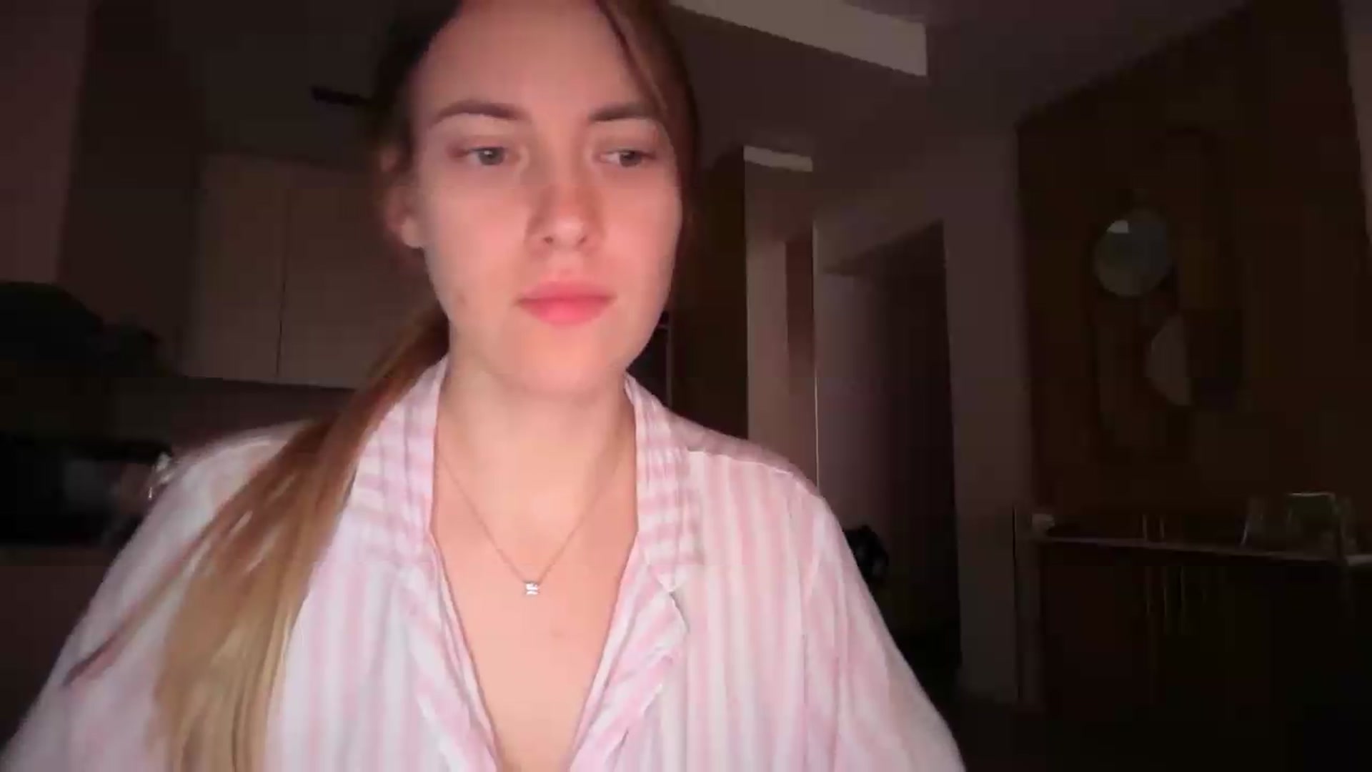 Gallery image thumbnail from SkySunFlower's myfreecams stream on, 05/27/2026, 07:53 image 17 of 20