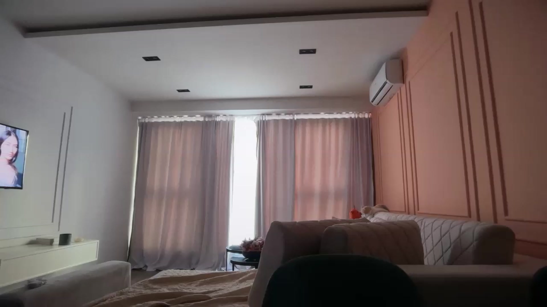 Gallery image thumbnail from SkySunFlower's myfreecams stream on, 05/28/2026, 06:36 image 7 of 20