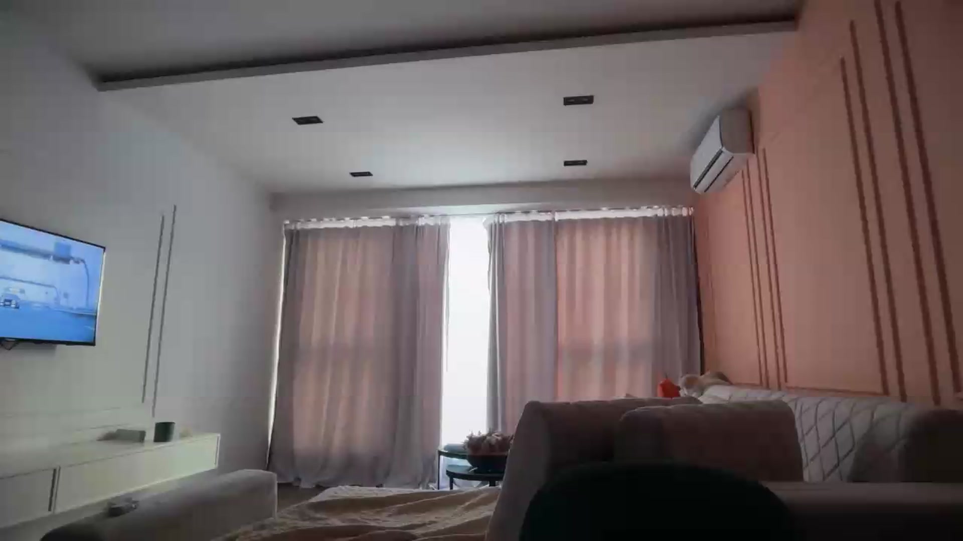 Gallery image thumbnail from SkySunFlower's myfreecams stream on, 05/28/2026, 06:36 image 9 of 20