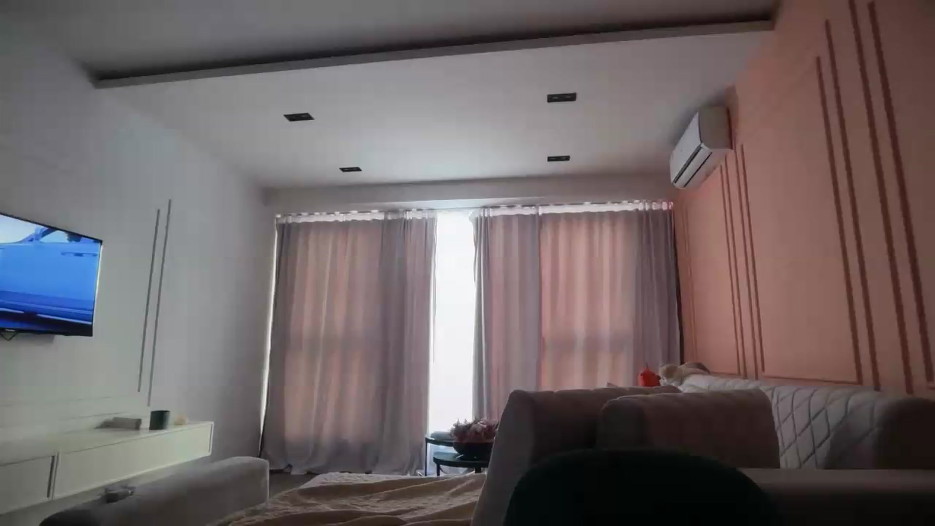 Gallery image thumbnail from SkySunFlower's myfreecams stream on, 05/28/2026, 06:36 image 8 of 20