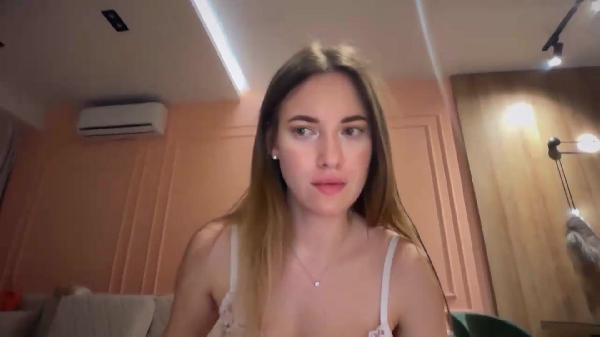 Gallery image thumbnail from SkySunFlower's myfreecams stream on, 05/29/2026, 02:46 image 4 of 20