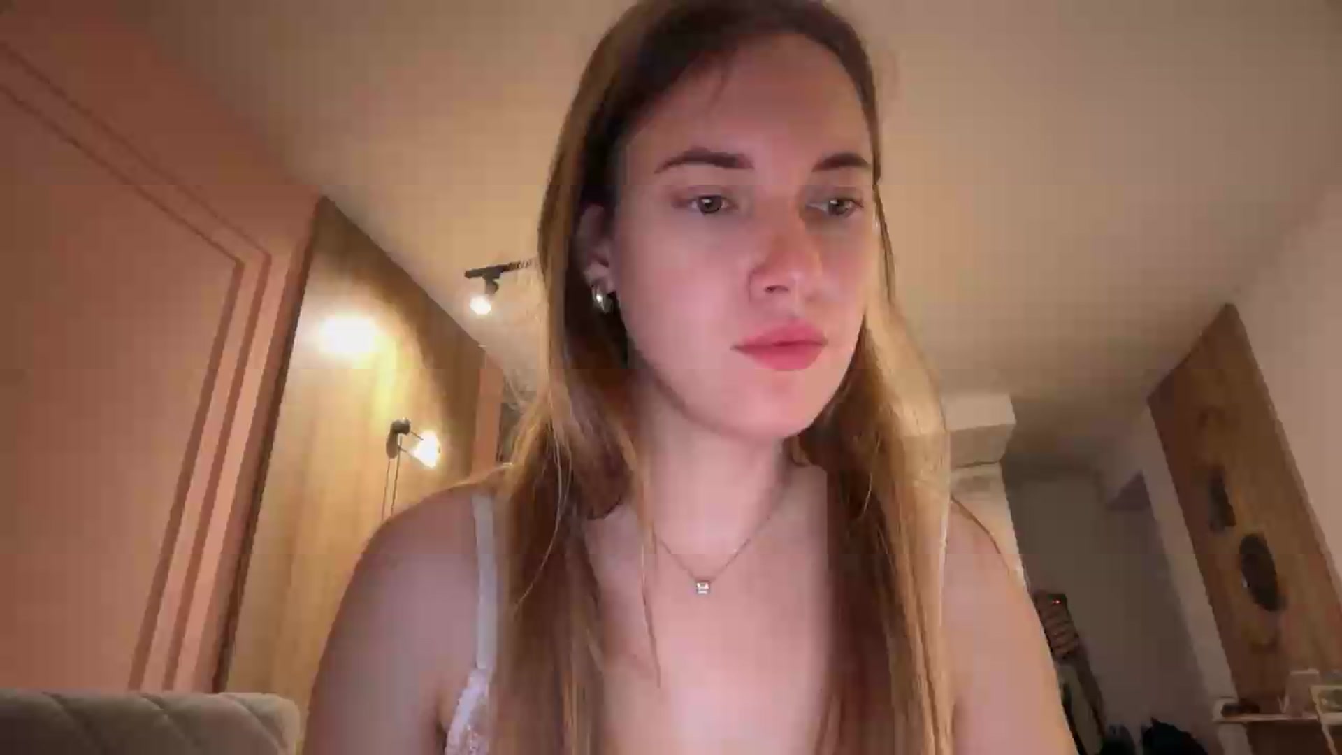 Gallery image thumbnail from SkySunFlower's myfreecams stream on, 05/31/2026, 24:00 image 6 of 20