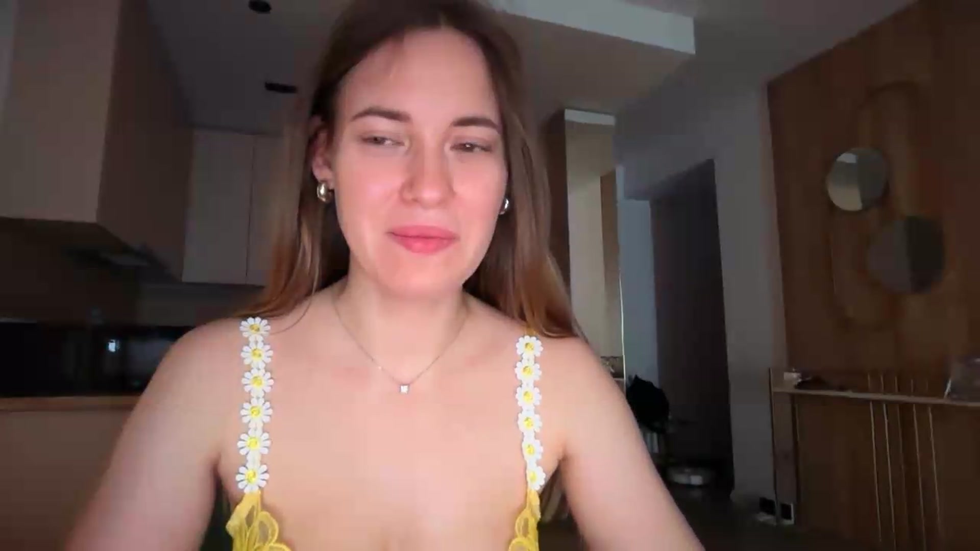 Gallery image thumbnail from SkySunFlower's myfreecams stream on, 05/31/2026, 06:05 image 9 of 20