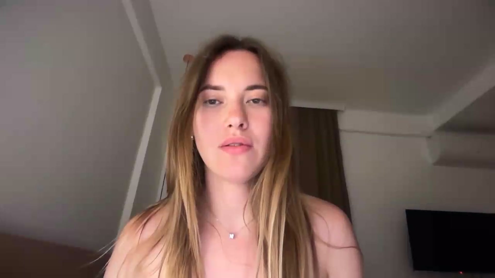 Gallery image thumbnail from SkySunFlower's myfreecams stream on, 06/07/2026, 03:13 image 16 of 20