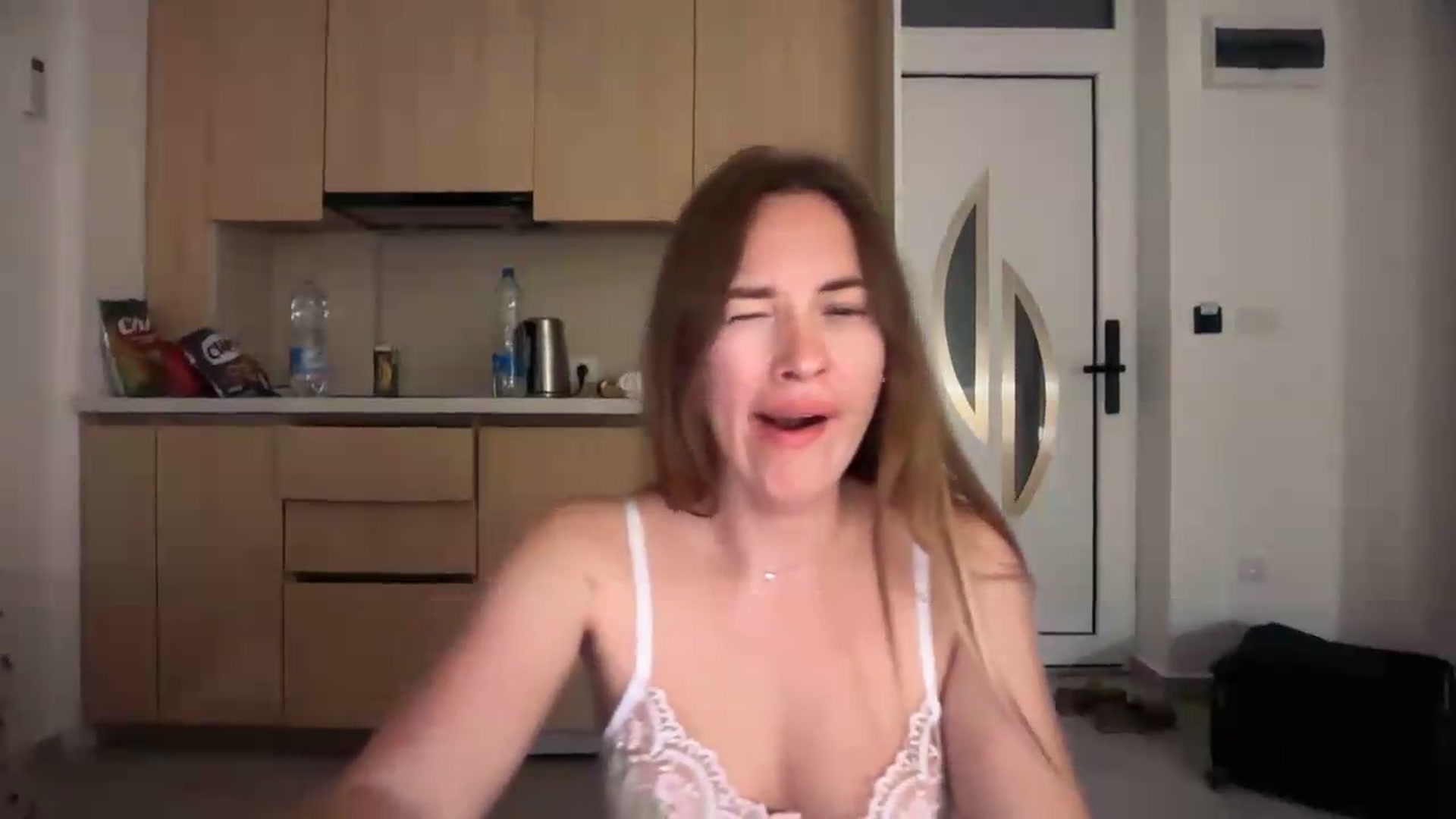 Gallery image thumbnail from SkySunFlower's myfreecams stream on, 06/08/2026, 02:53 image 6 of 20