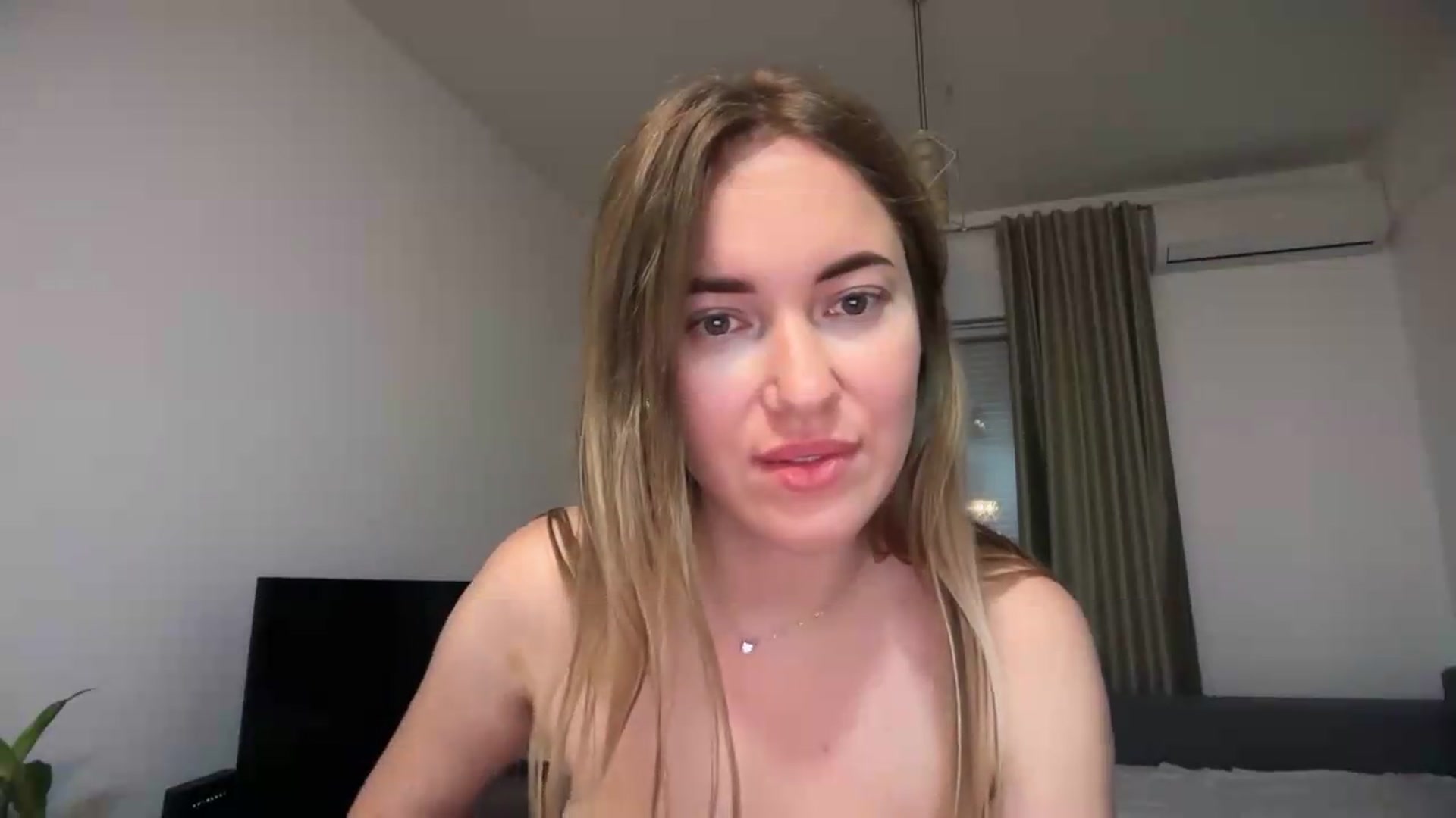 Gallery image thumbnail from SkySunFlower's myfreecams stream on, 06/11/2026, 01:13 image 18 of 20