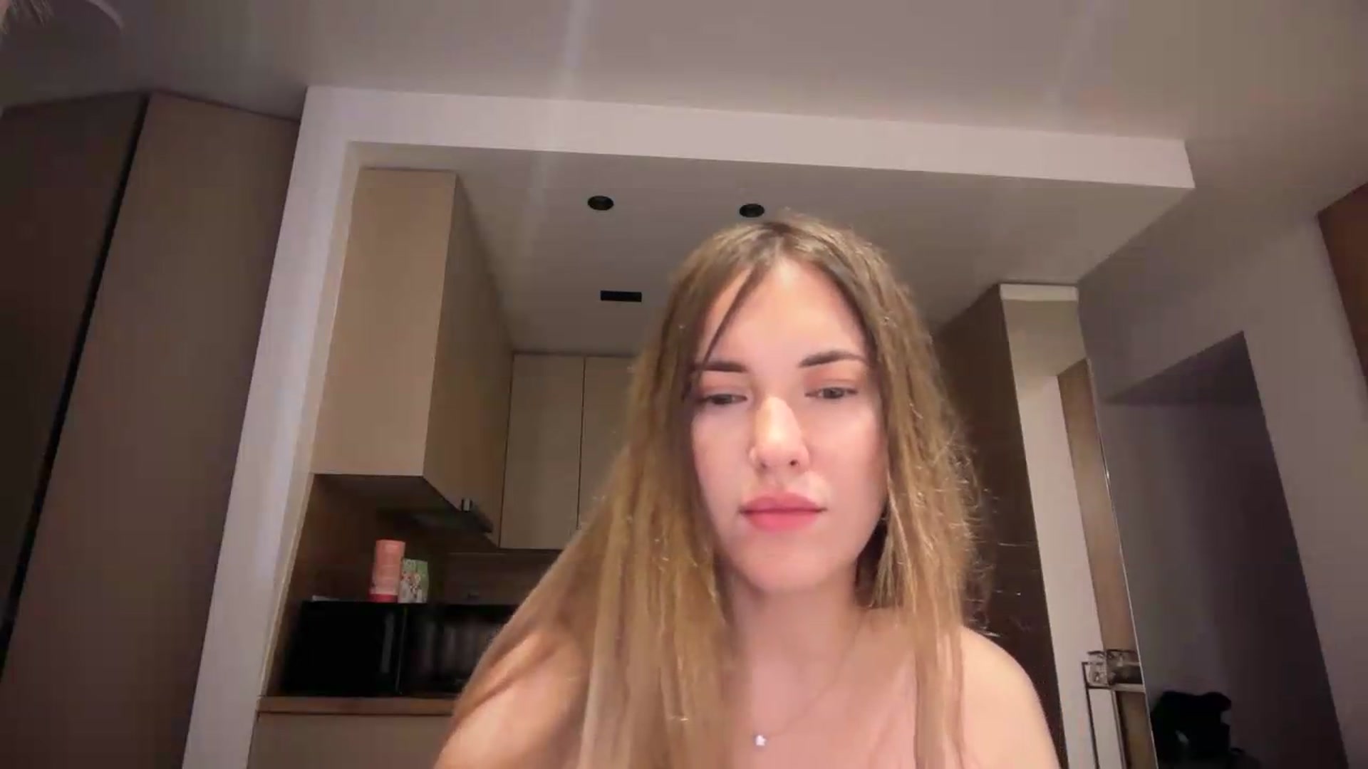 Gallery image thumbnail from SkySunFlower's myfreecams stream on, 06/19/2026, 23:35 image 13 of 20