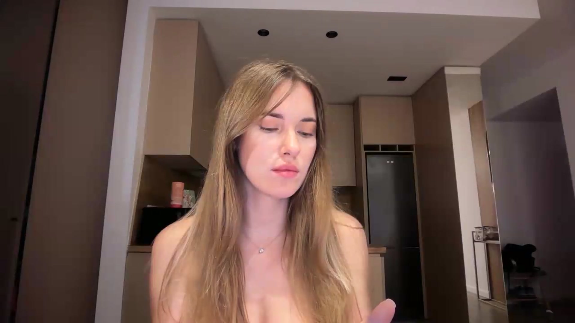 Gallery image thumbnail from SkySunFlower's myfreecams stream on, 06/20/2026, 24:00 image 2 of 20