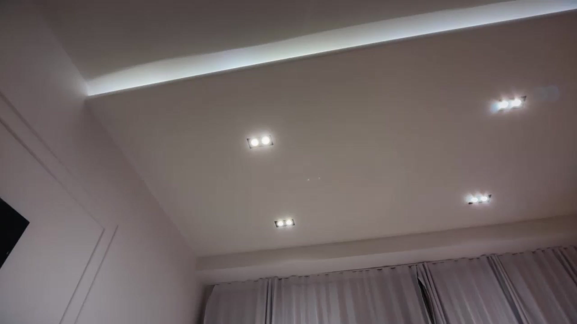 Gallery image thumbnail from SkySunFlower's myfreecams stream on, 06/20/2026, 02:58 image 17 of 20