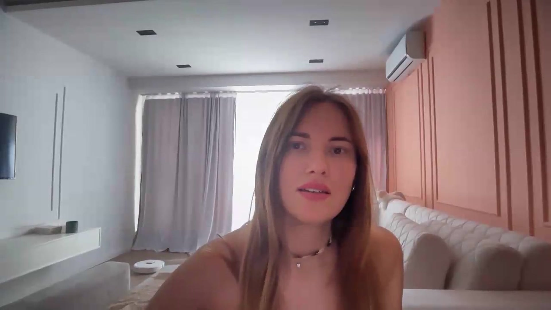 Gallery image thumbnail from SkySunFlower's myfreecams stream on, 06/22/2026, 08:30 image 5 of 20
