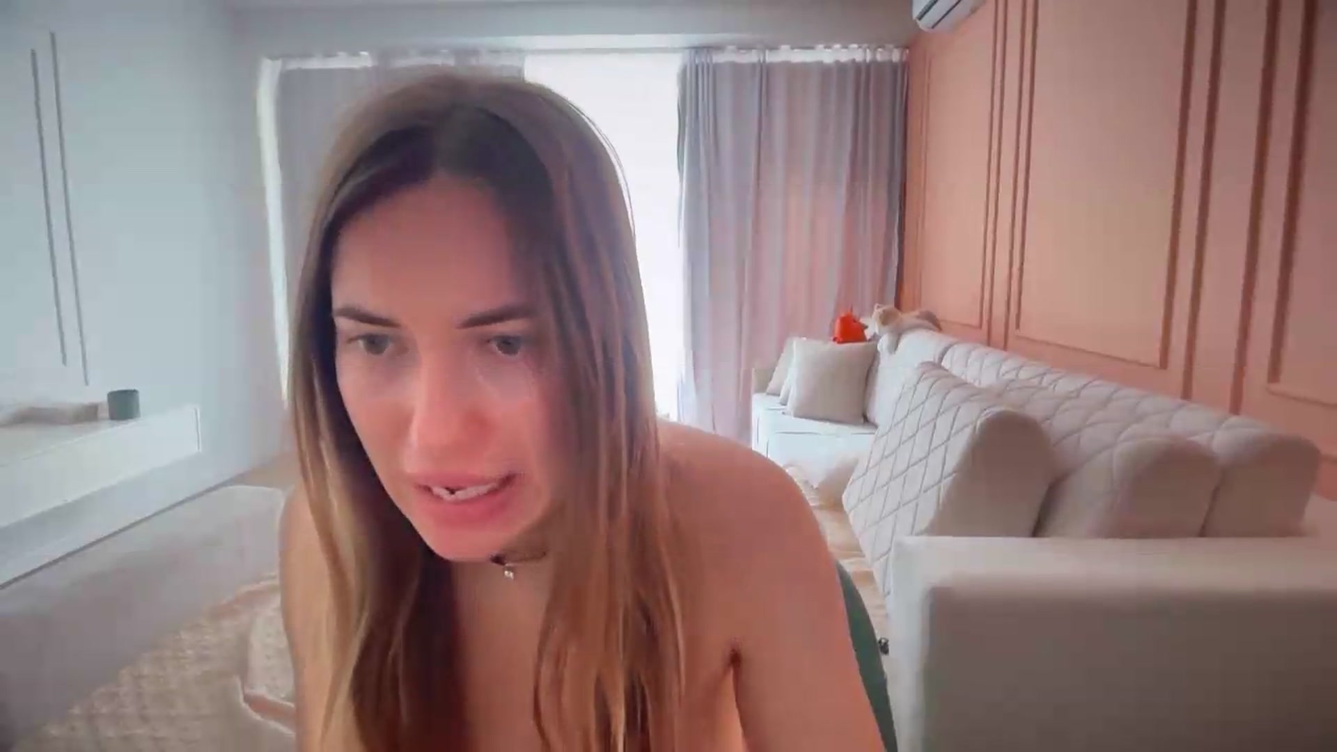 Gallery image thumbnail from SkySunFlower's myfreecams stream on, 06/22/2026, 09:29 image 3 of 20