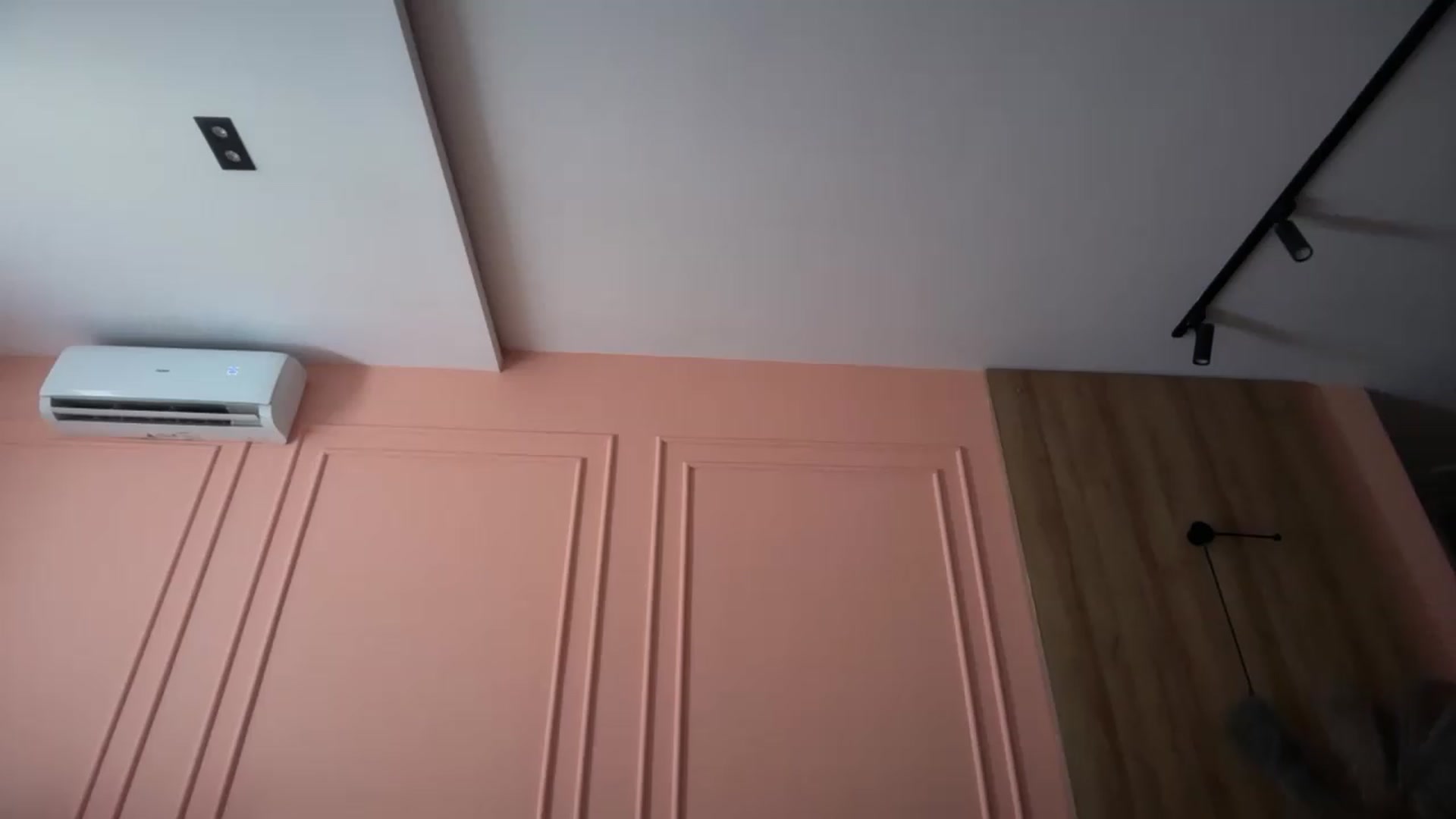 Gallery image thumbnail from SkySunFlower's myfreecams stream on, 06/22/2026, 10:04 image 11 of 20