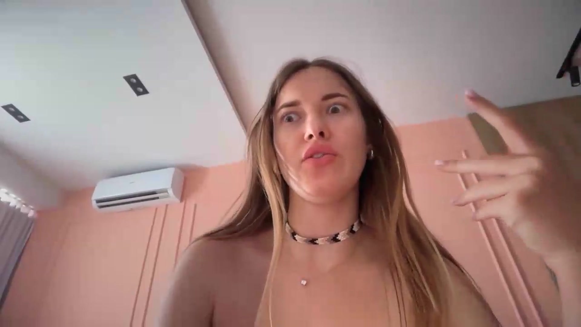 Gallery image thumbnail from SkySunFlower's myfreecams stream on, 06/22/2026, 10:39 image 2 of 20