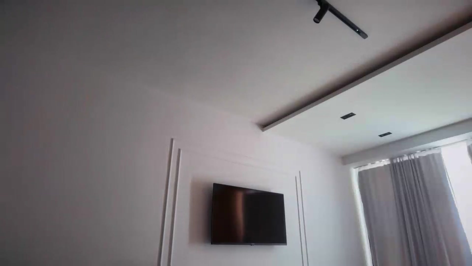 Gallery image thumbnail from SkySunFlower's myfreecams stream on, 06/23/2026, 11:32 image 3 of 20