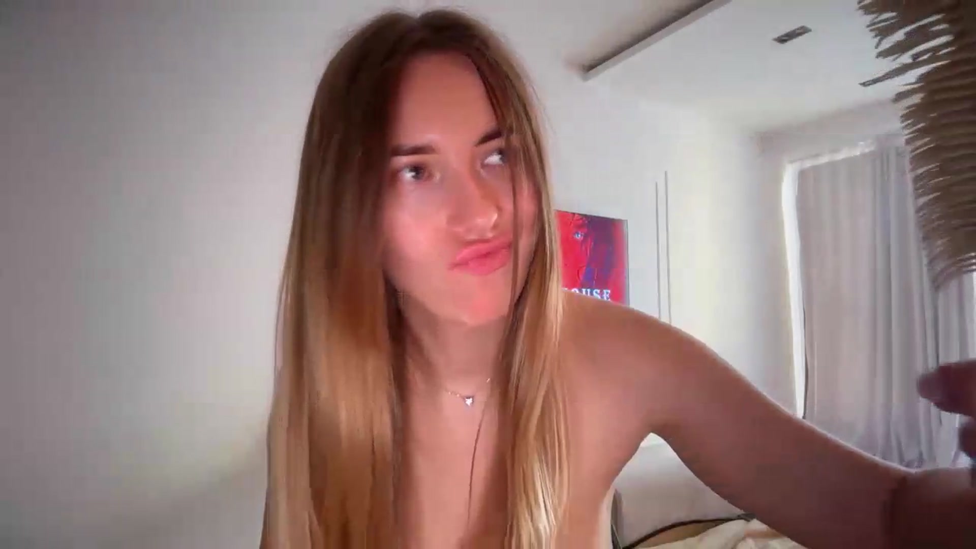 Gallery image thumbnail from SkySunFlower's myfreecams stream on, 06/24/2026, 06:29 image 3 of 20