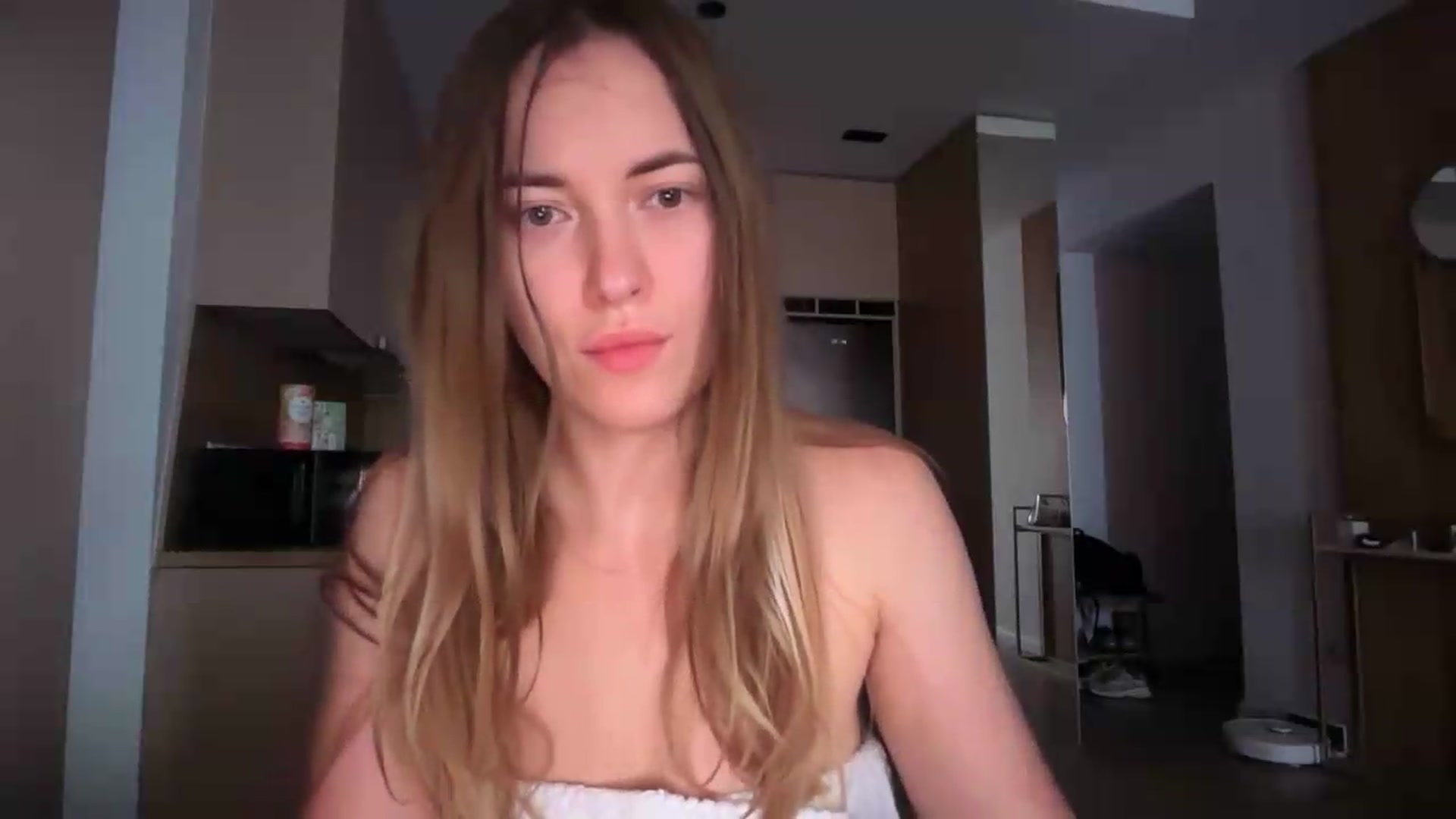 Gallery image thumbnail from SkySunFlower's myfreecams stream on, 06/26/2026, 14:49 image 3 of 20