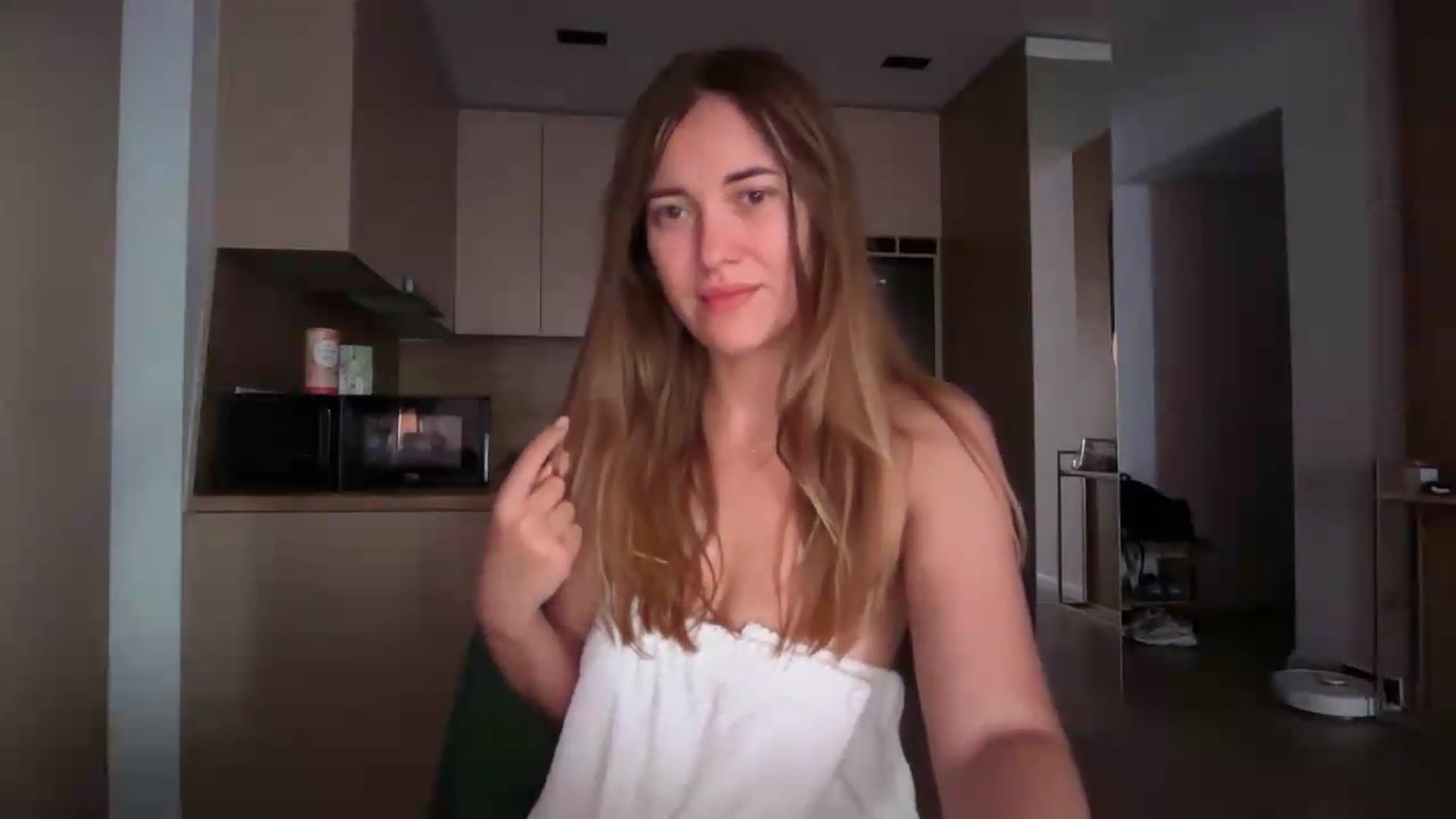 Gallery image thumbnail from SkySunFlower's myfreecams stream on, 06/26/2026, 14:49 image 10 of 20
