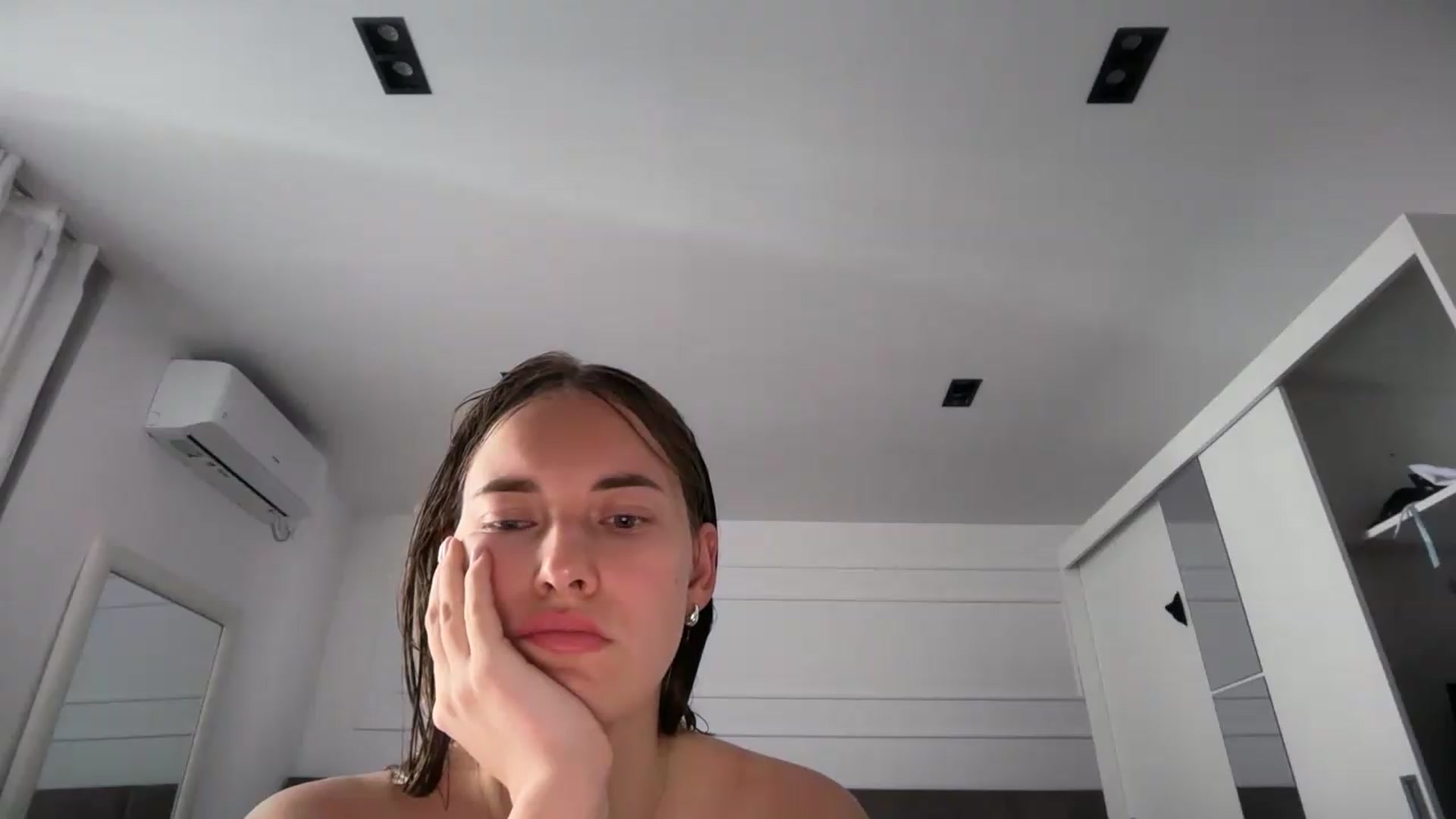 Gallery image thumbnail from SkySunFlower's myfreecams stream on, 06/27/2026, 09:28 image 2 of 20