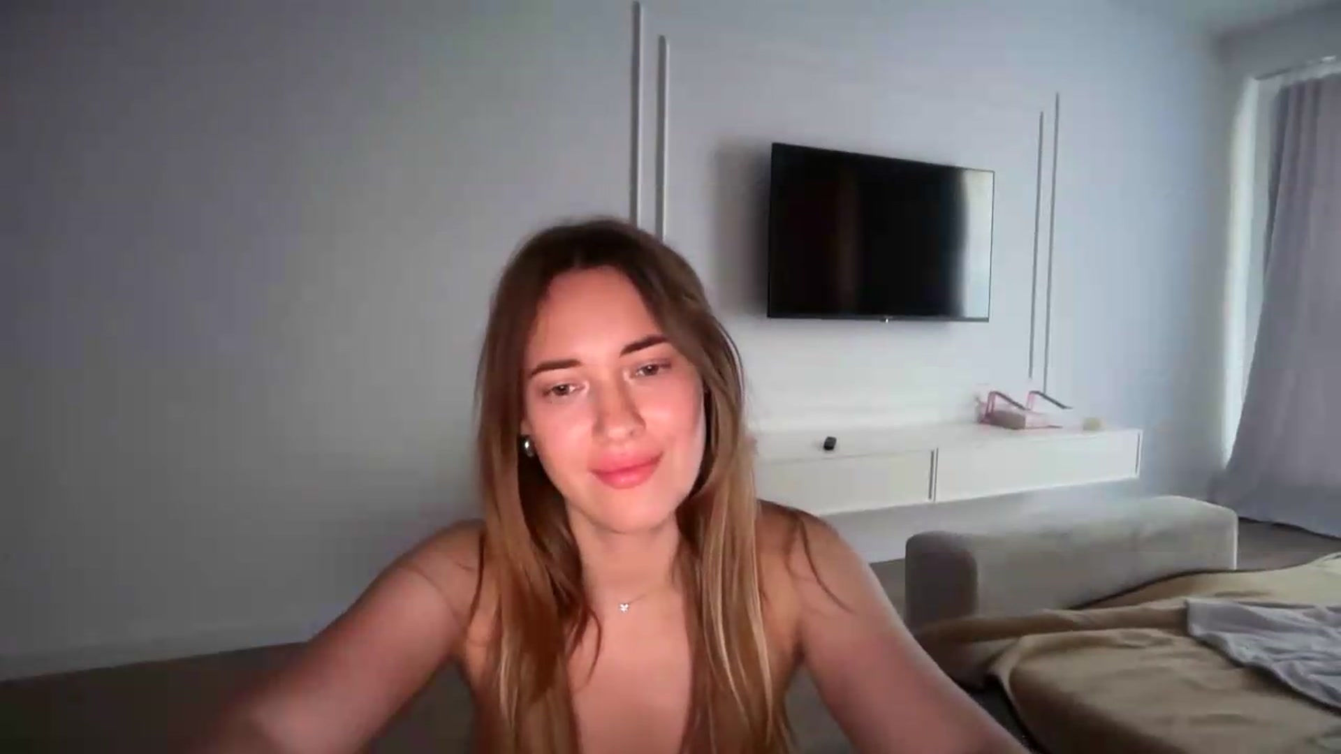 Gallery image thumbnail from SkySunFlower's myfreecams stream on, 06/28/2026, 04:17 image 12 of 20