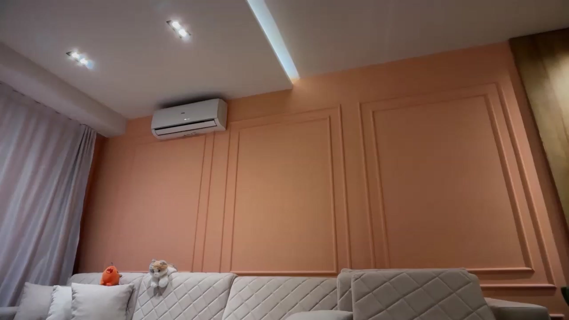 Gallery image thumbnail from SkySunFlower's myfreecams stream on, 06/29/2026, 24:54 image 18 of 20