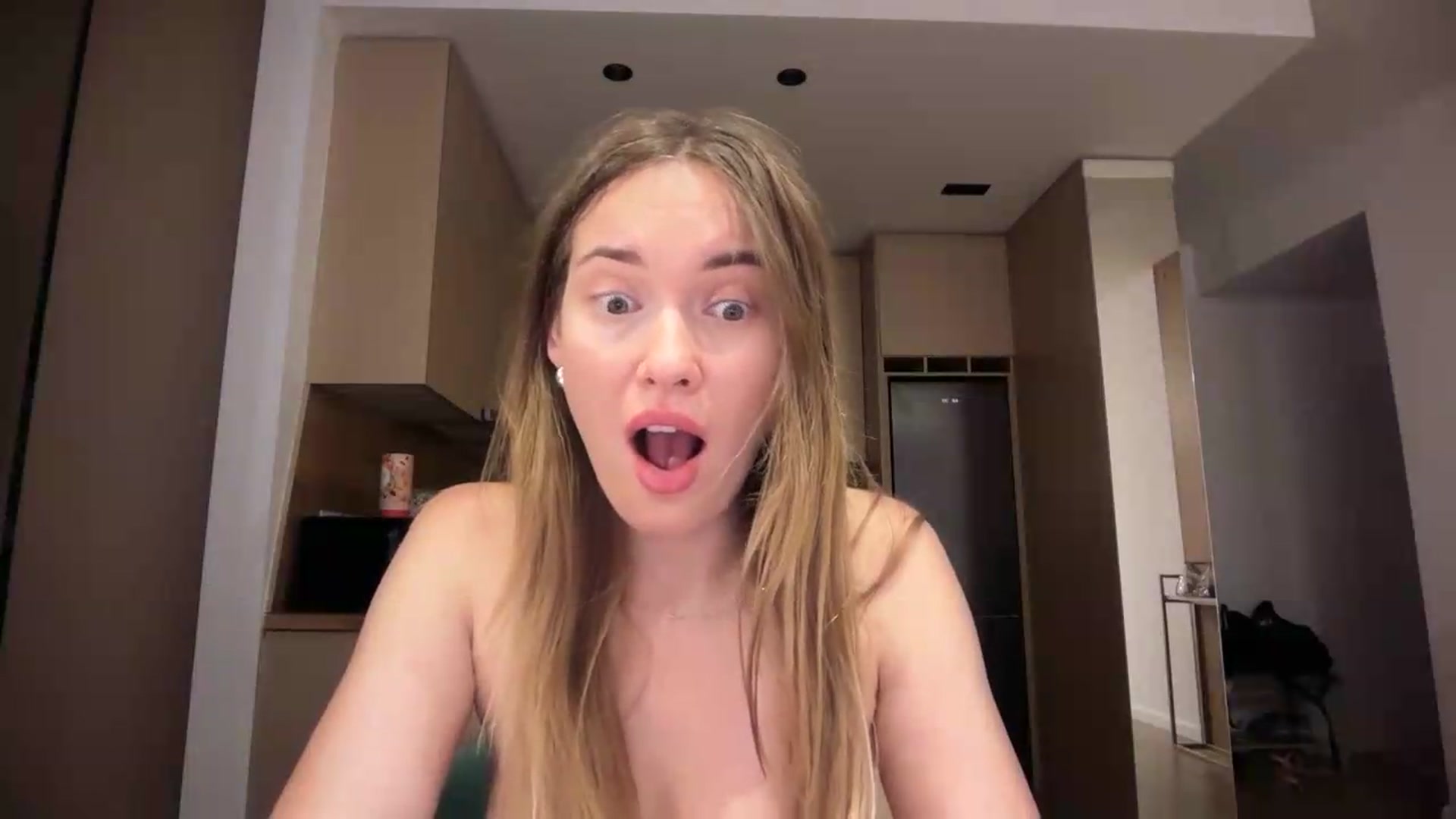 Gallery image thumbnail from SkySunFlower's myfreecams stream on, 06/29/2026, 03:11 image 20 of 20