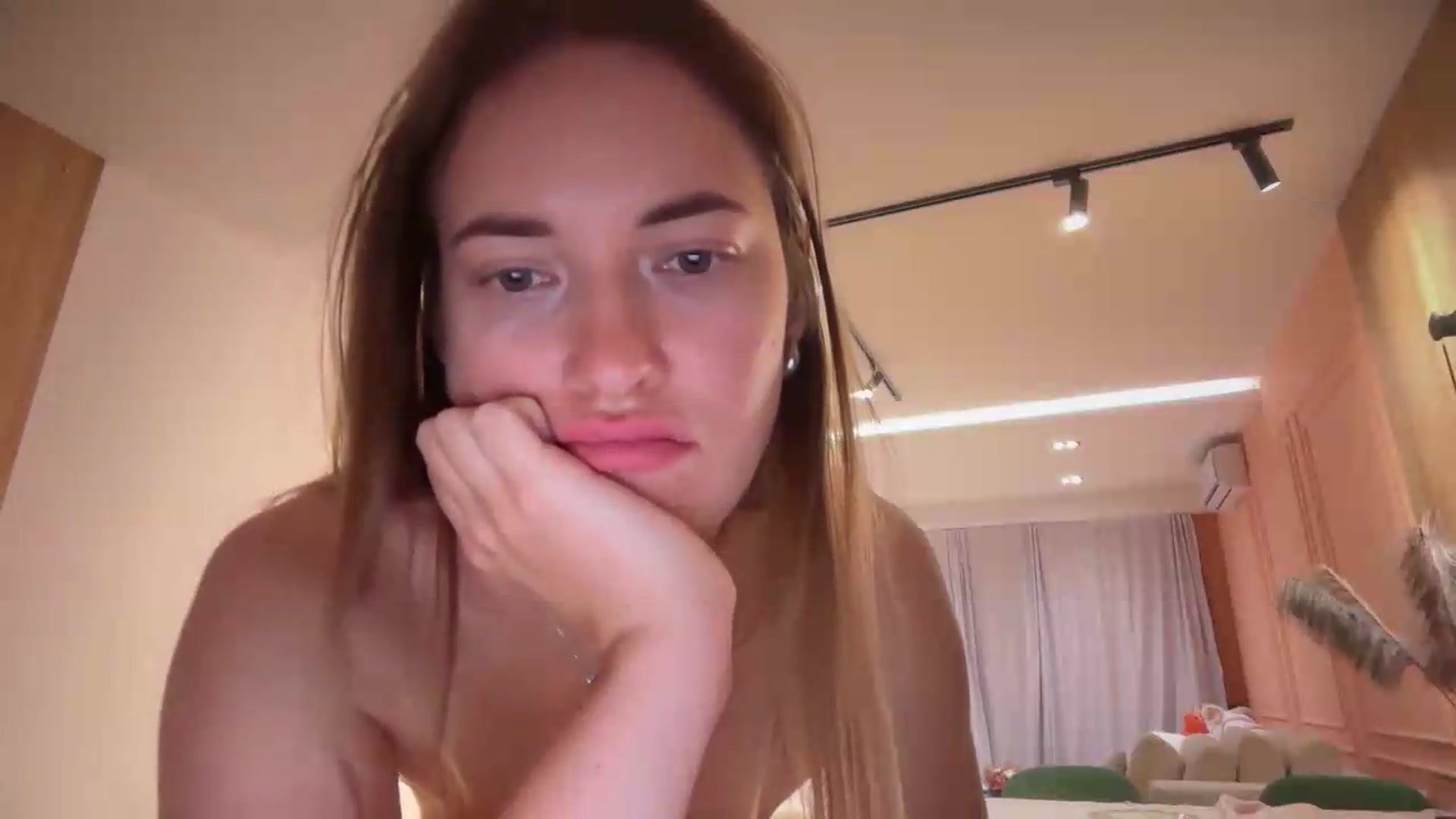 Gallery image thumbnail from SkySunFlower's myfreecams stream on, 06/29/2026, 03:11 image 16 of 20