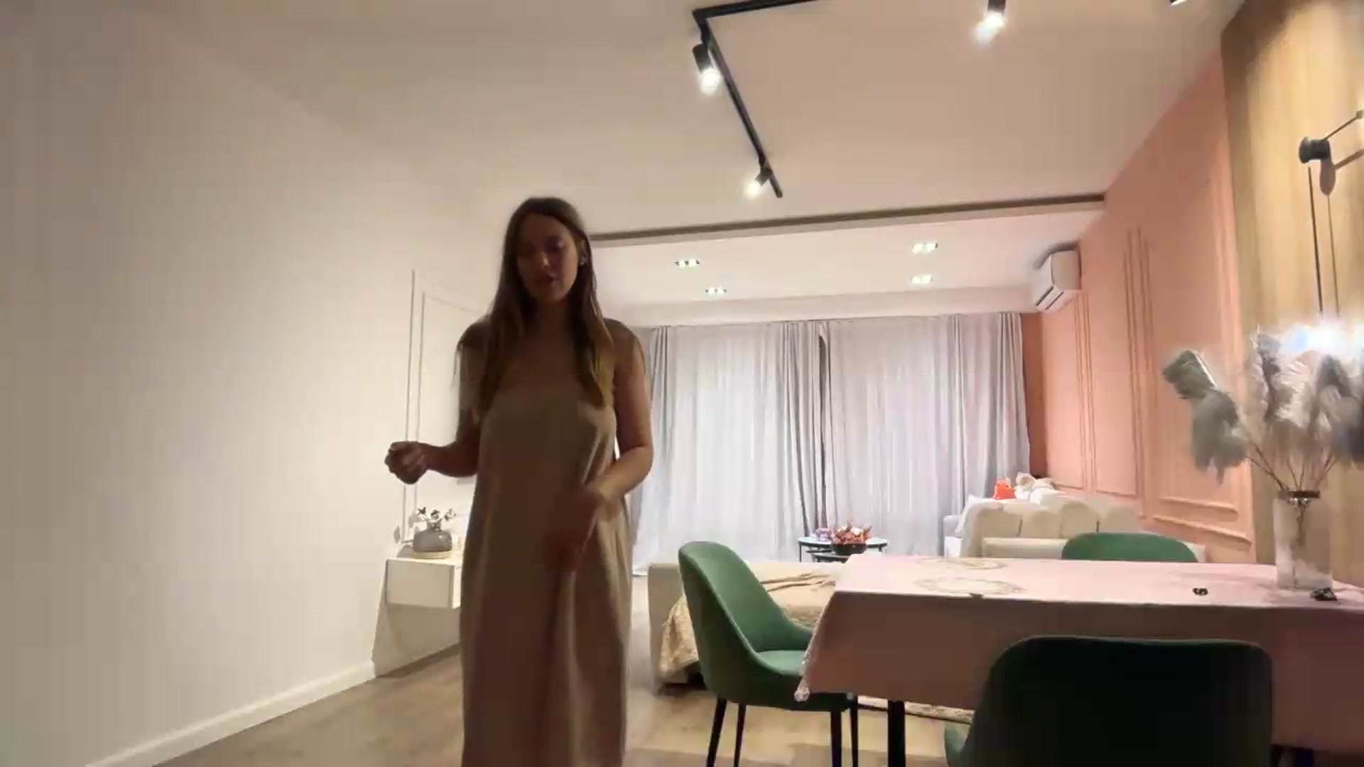 Gallery image thumbnail from SkySunFlower's myfreecams stream on, 07/05/2026, 01:03 image 19 of 20