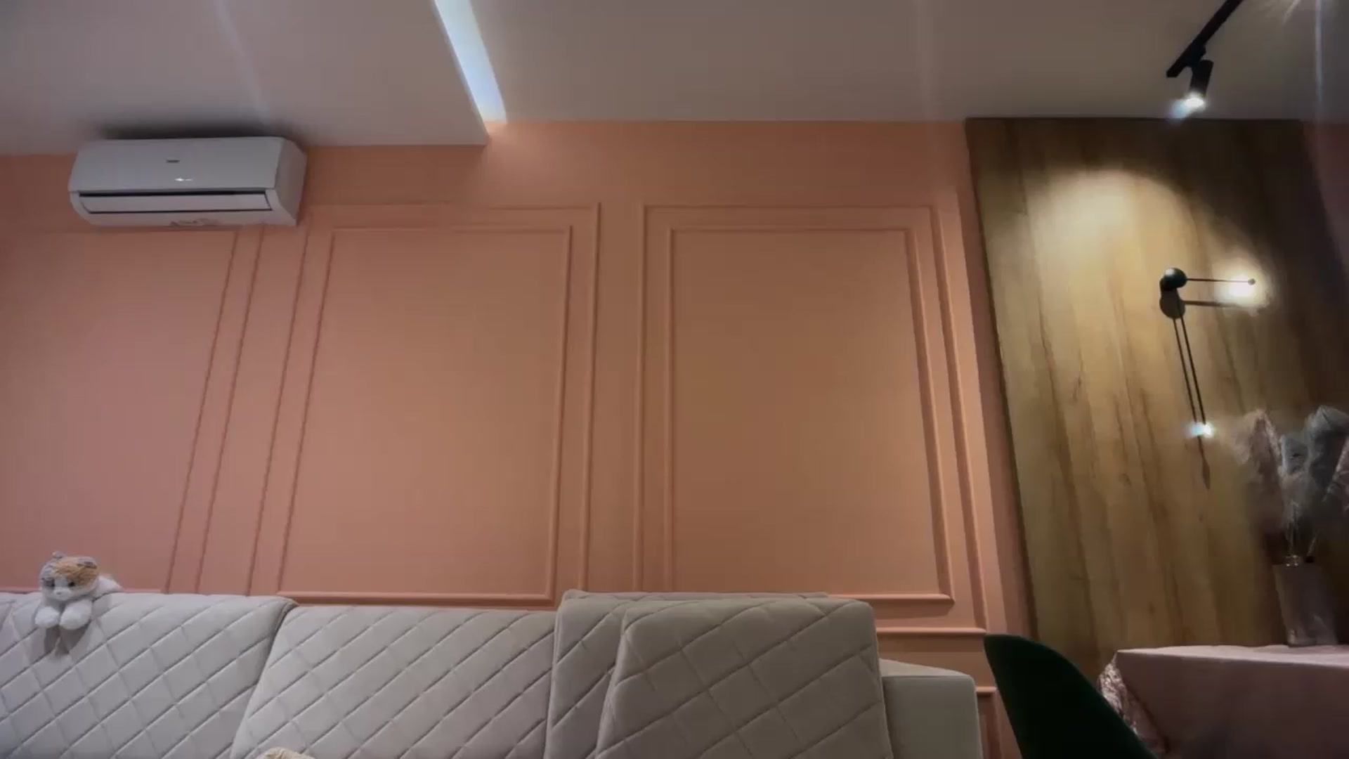 Gallery image thumbnail from SkySunFlower's myfreecams stream on, 07/06/2026, 03:56 image 7 of 20