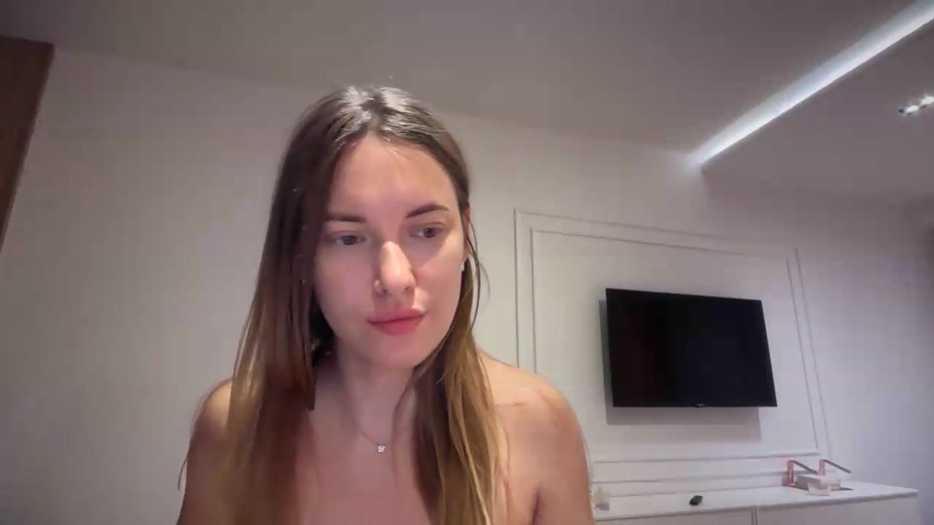 Gallery image thumbnail from SkySunFlower's myfreecams stream on, 07/08/2026, 01:31 image 14 of 20