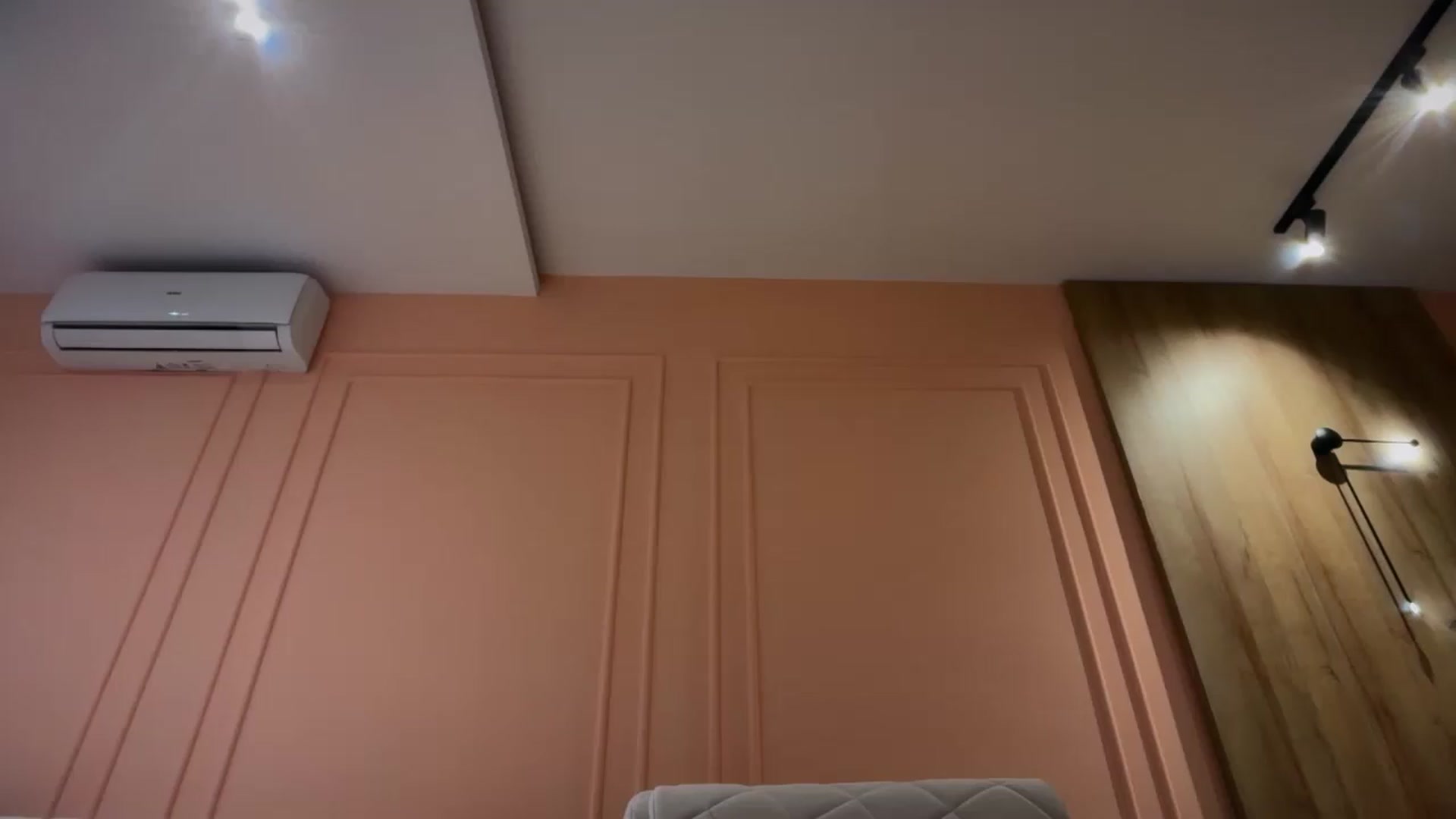 Gallery image thumbnail from SkySunFlower's myfreecams stream on, 07/09/2026, 24:11 image 1 of 20