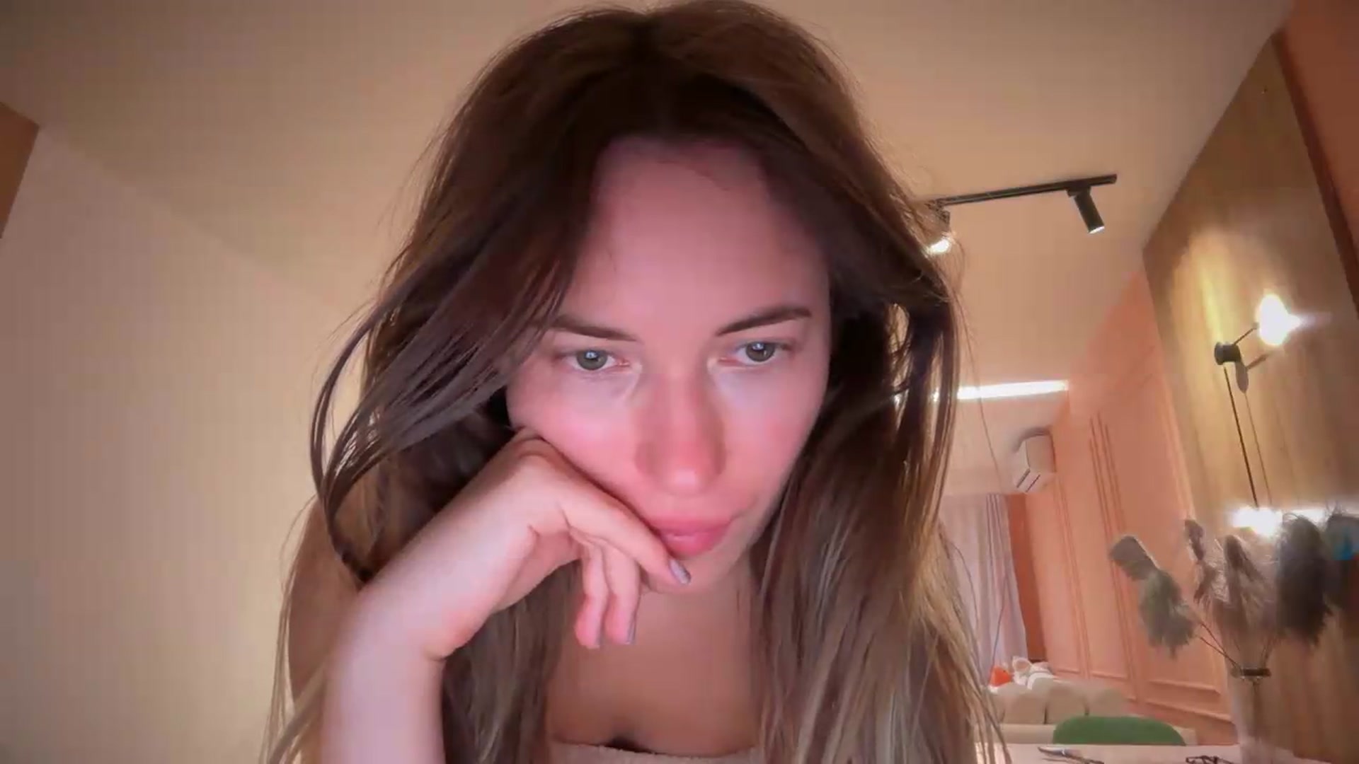 Gallery image thumbnail from SkySunFlower's myfreecams stream on, 07/09/2026, 23:36 image 20 of 20